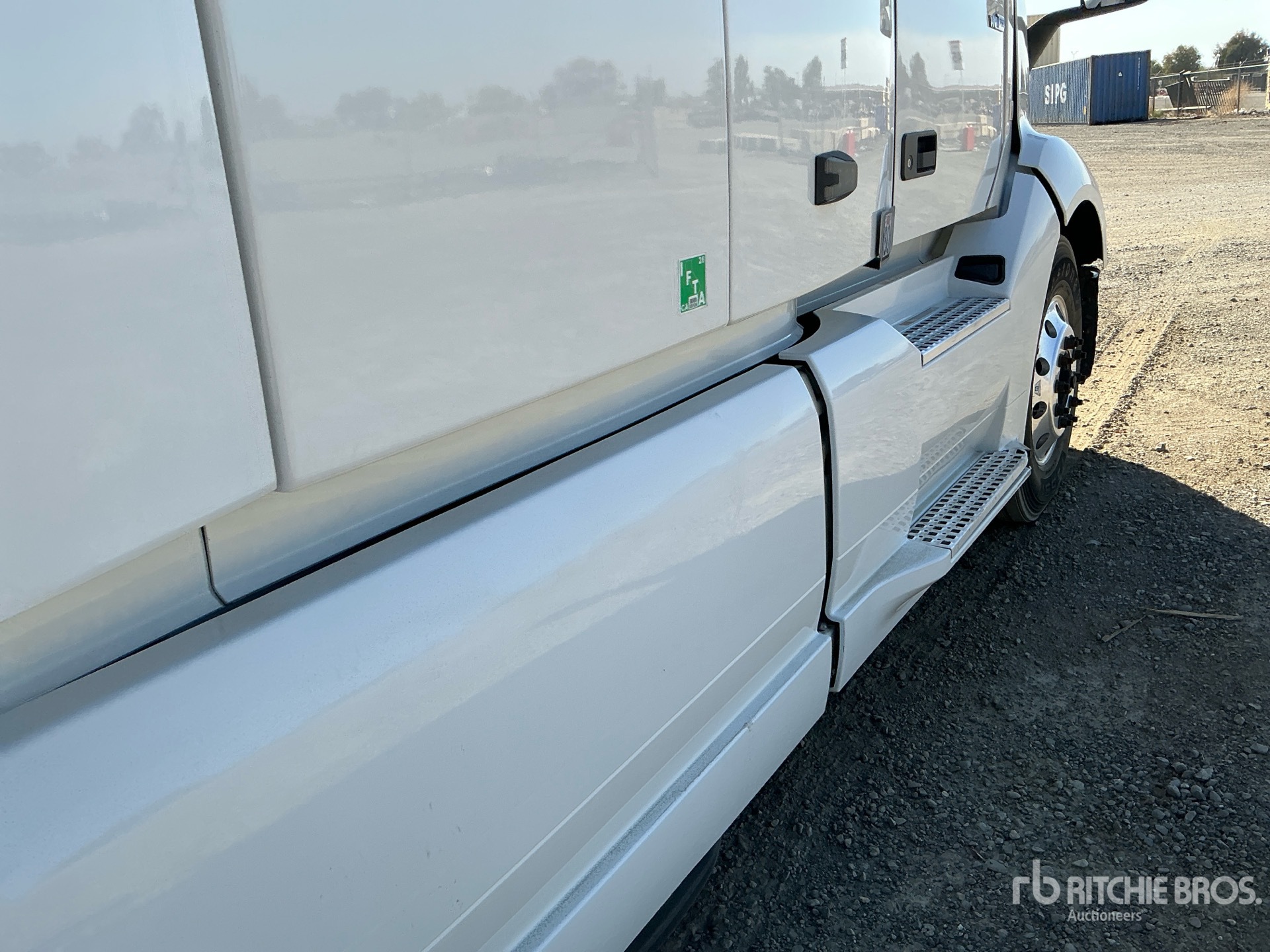 2022 Volvo VNL760