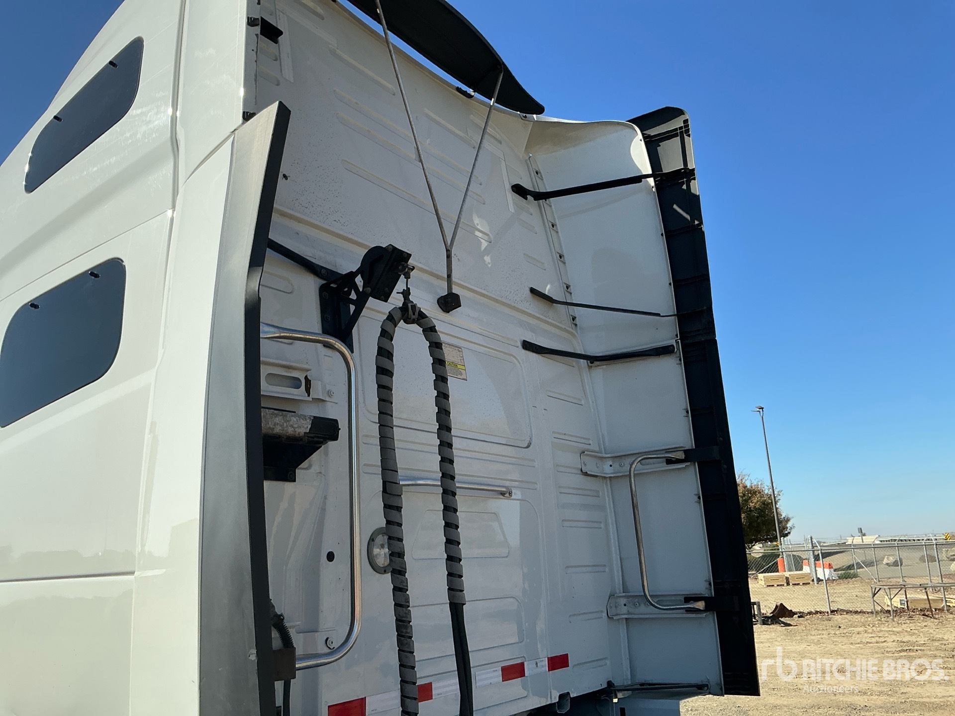 2022 Volvo VNL760