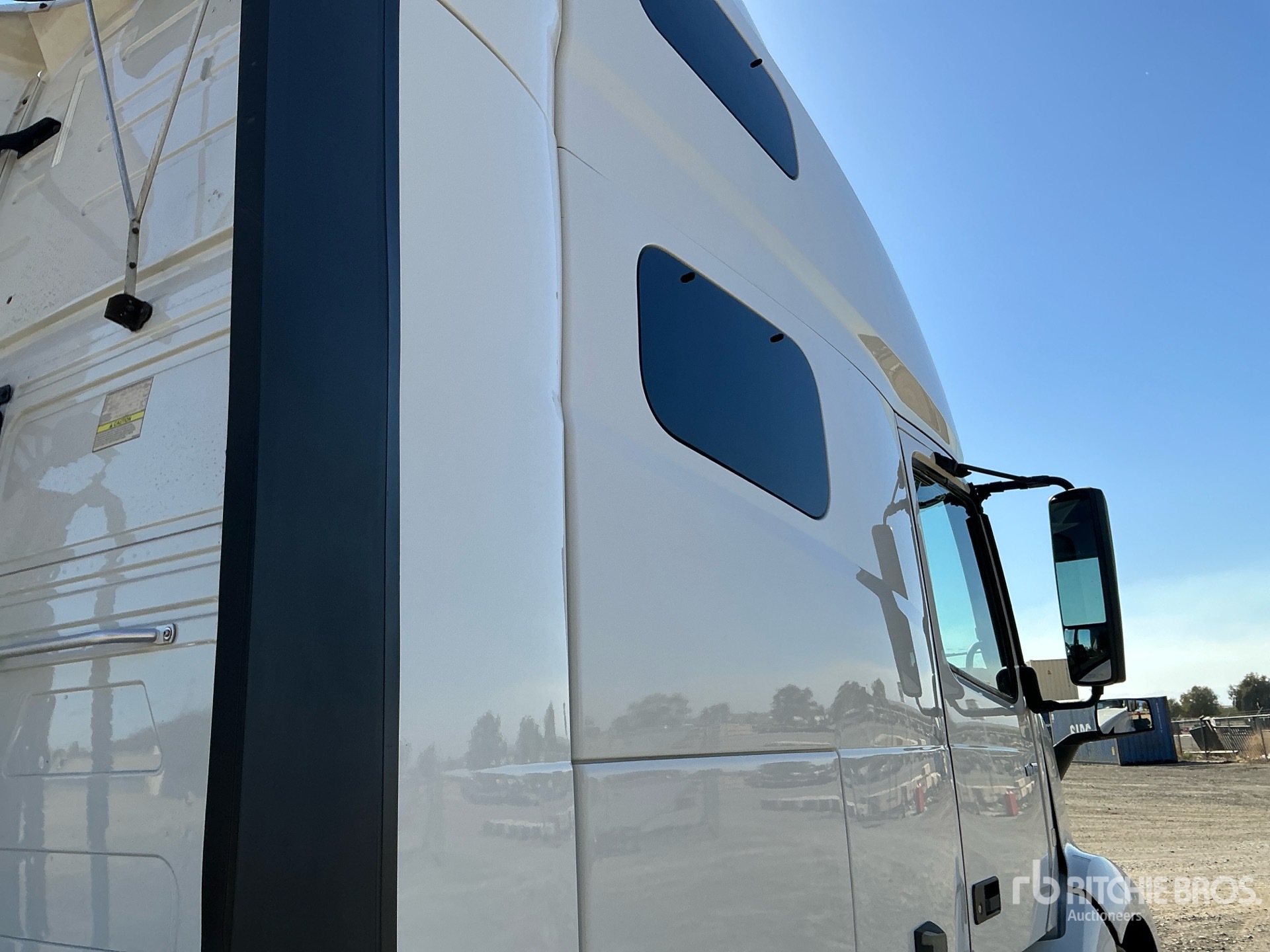 2022 Volvo VNL760