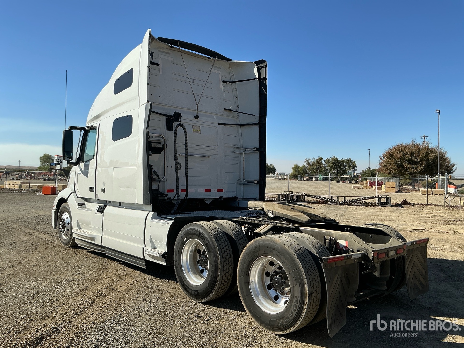 2022 Volvo VNL760