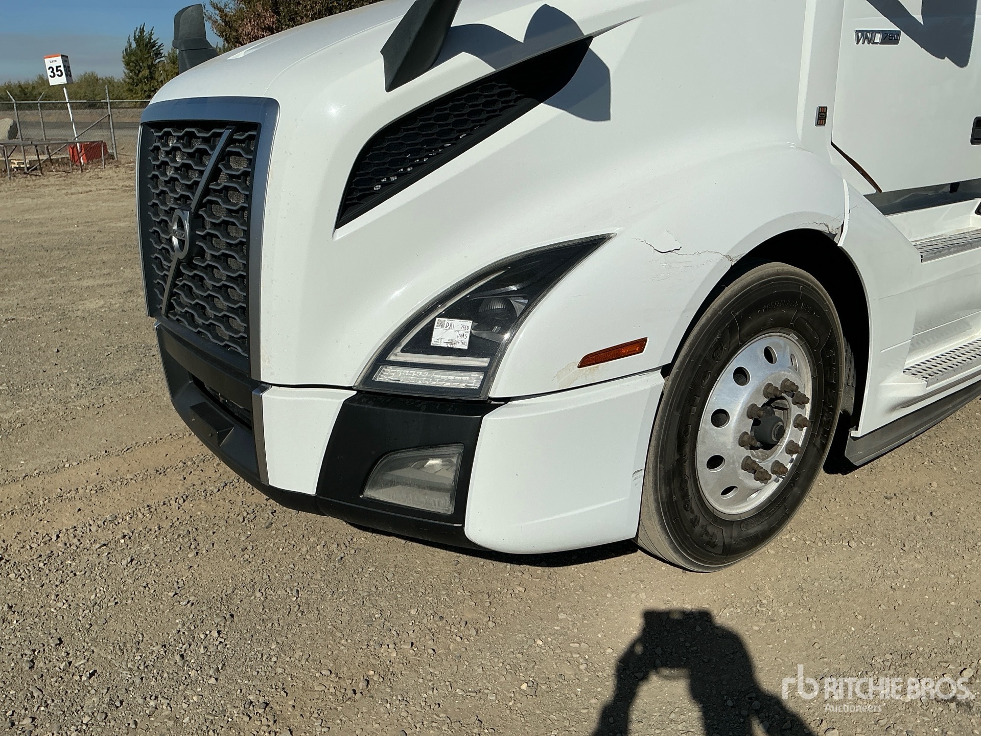2022 Volvo VNL760