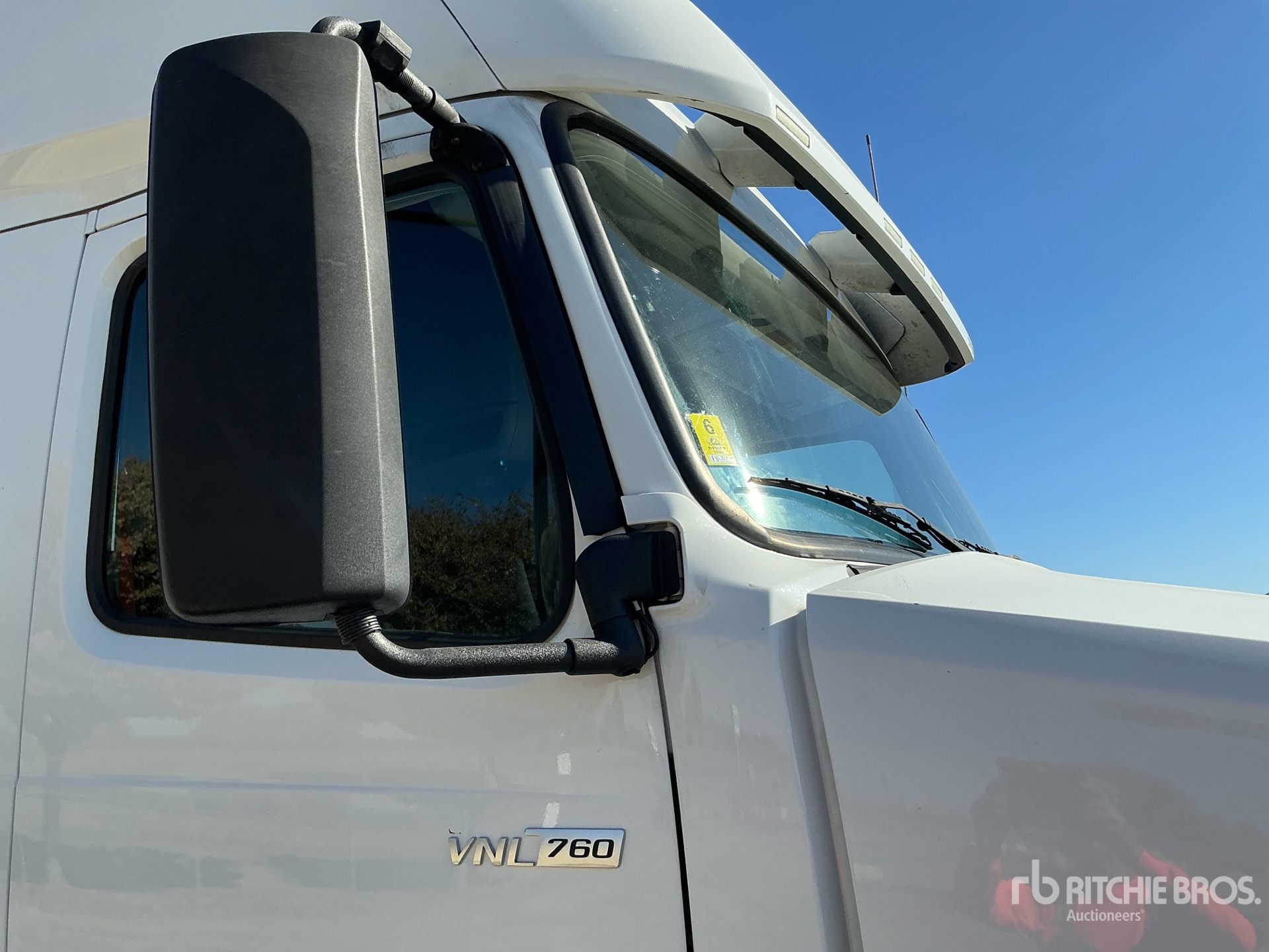 2022 Volvo VNL760