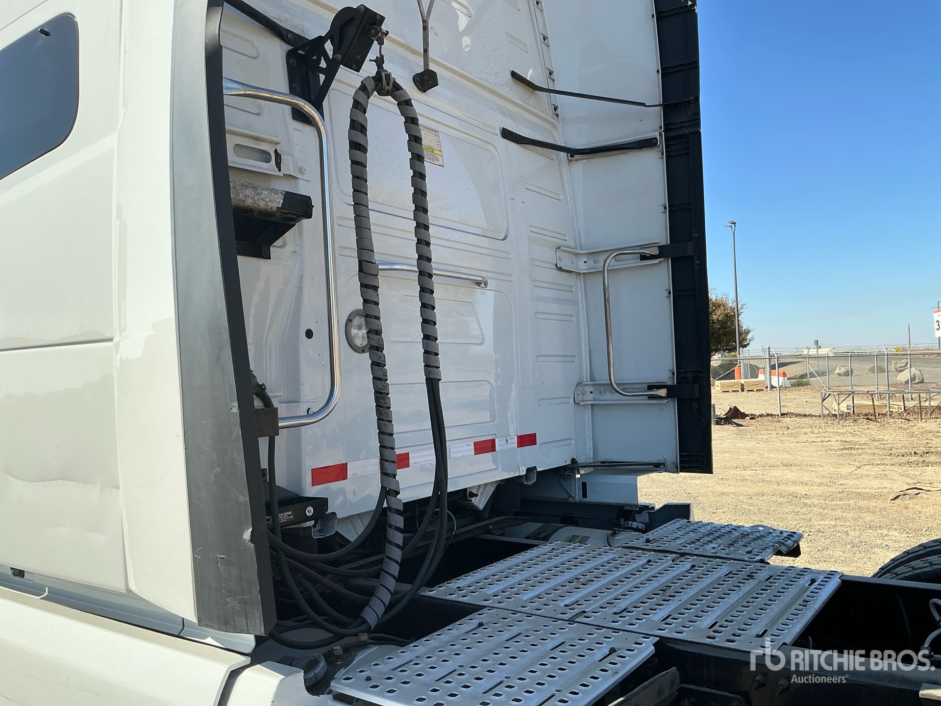 2022 Volvo VNL760