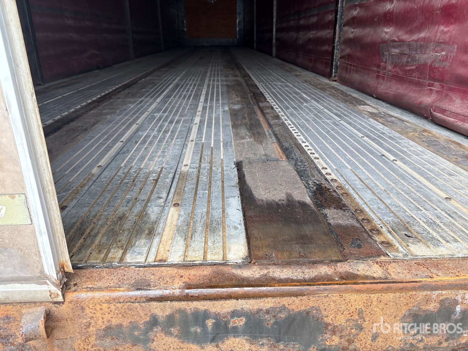 2013 Utility 50 ft T/A Spread Axle