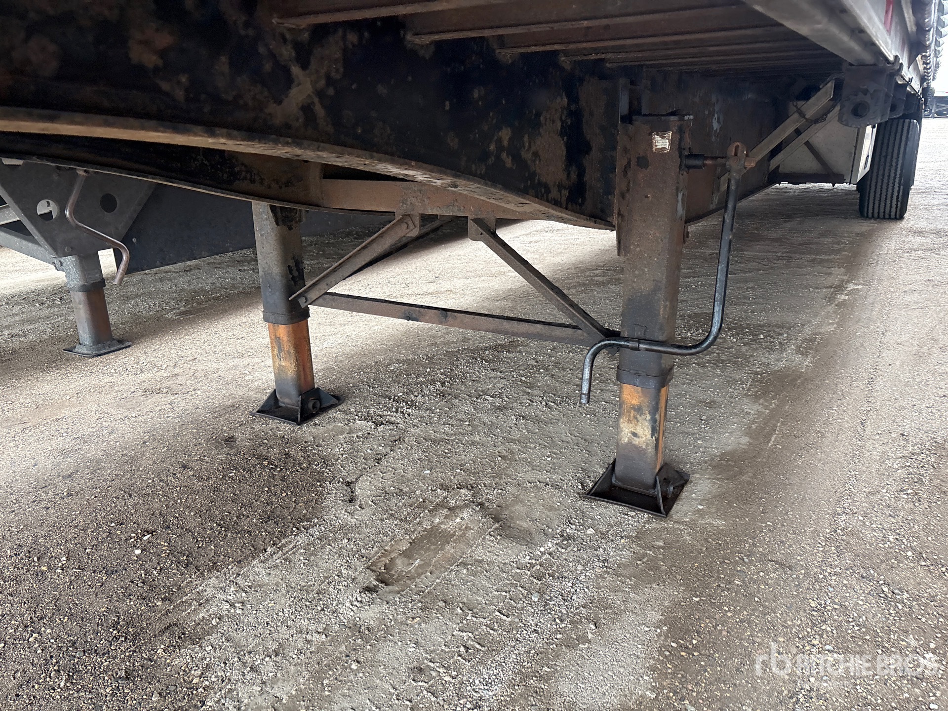 2013 Utility 50 ft T/A Spread Axle