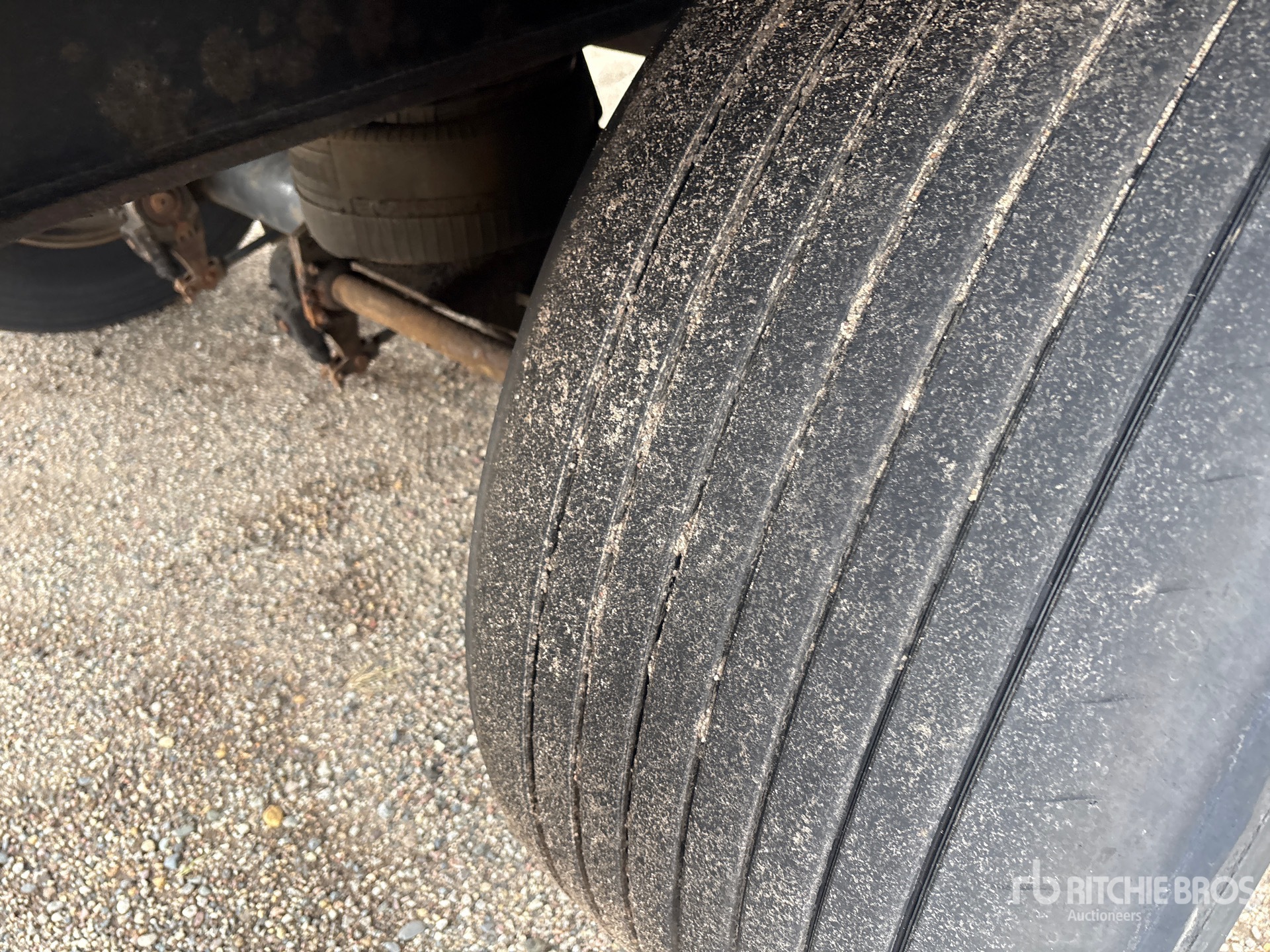 2013 Utility 50 ft T/A Spread Axle
