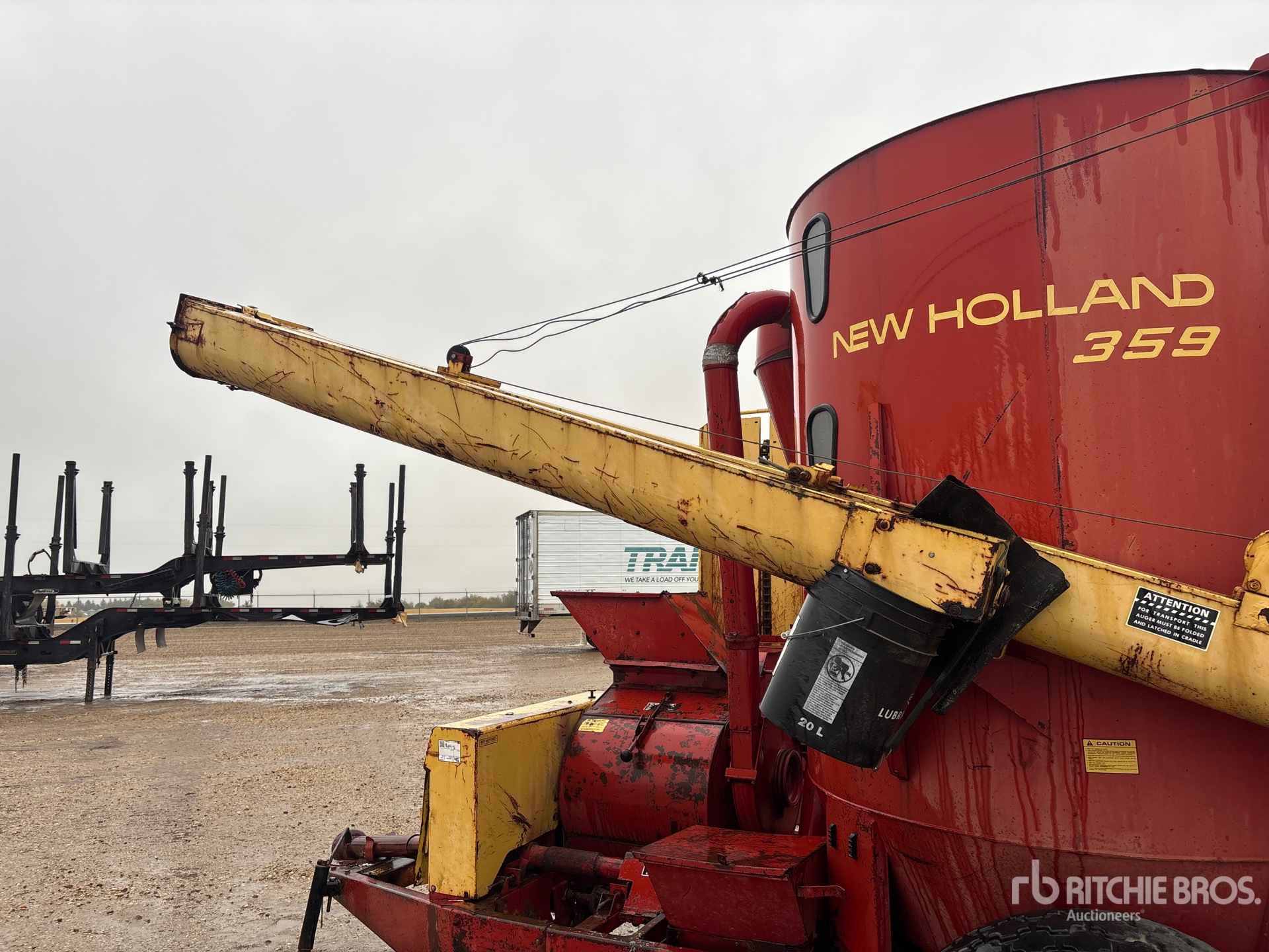 New Holland 359