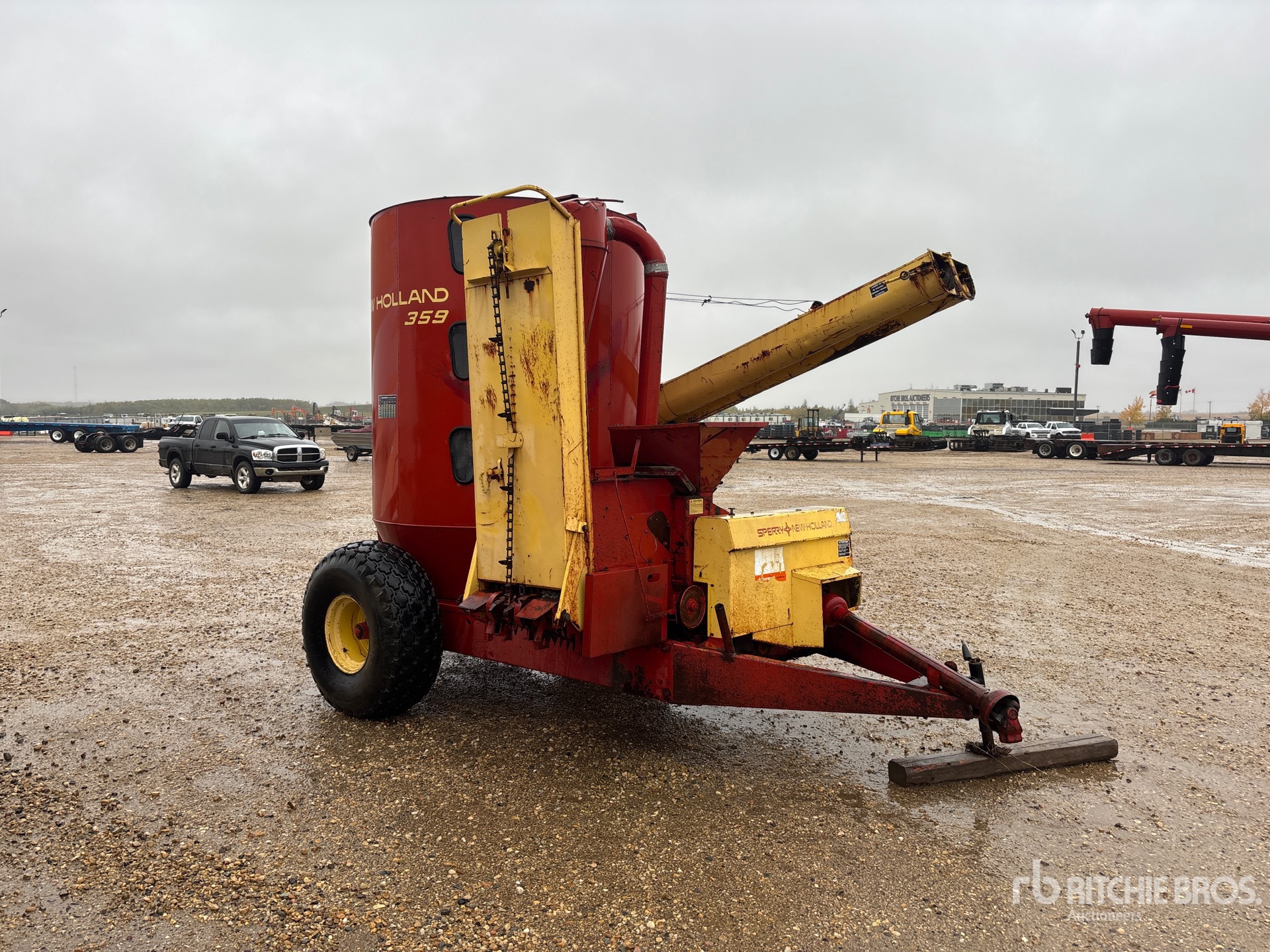 New Holland 359