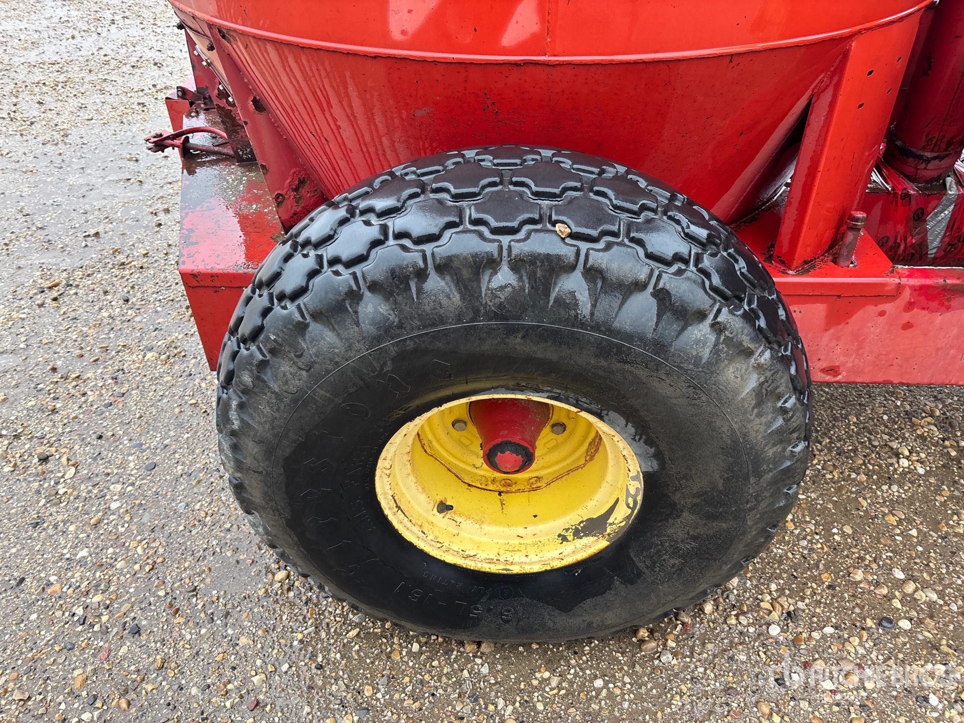 New Holland 359