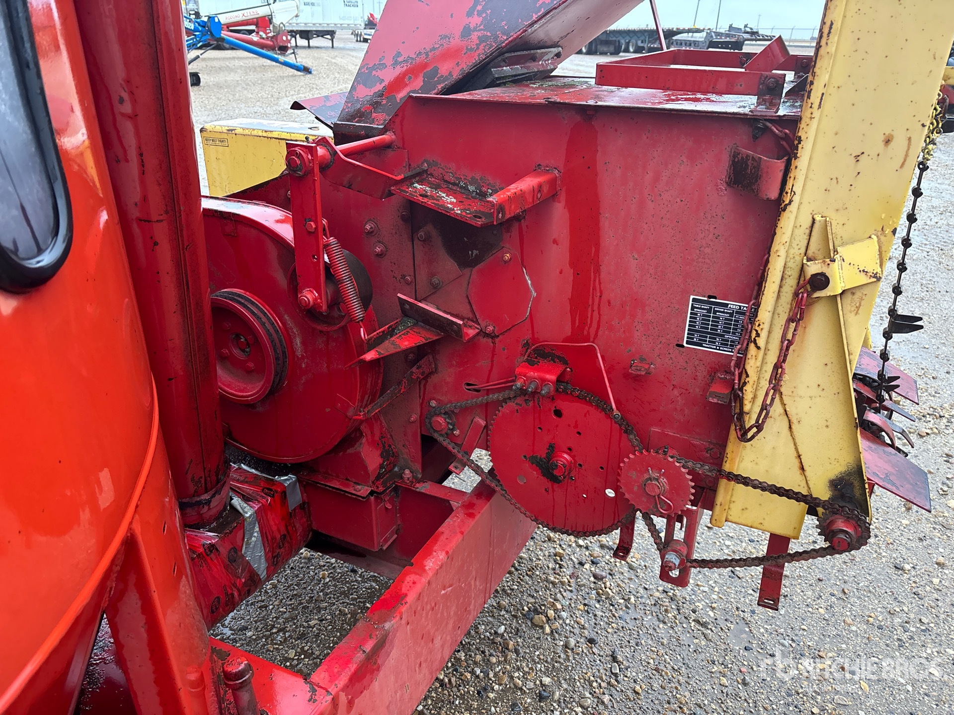 New Holland 359