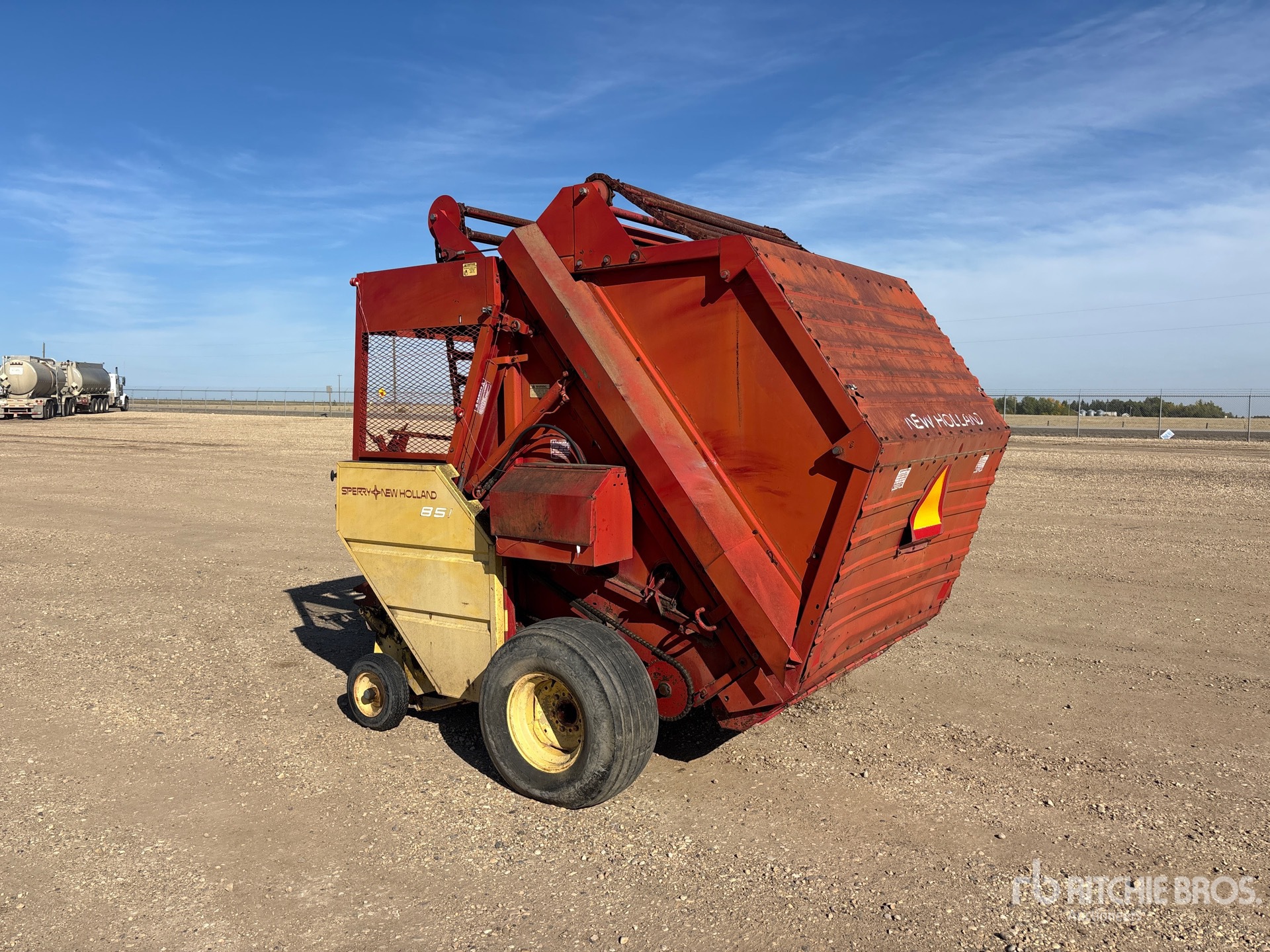 New Holland 855