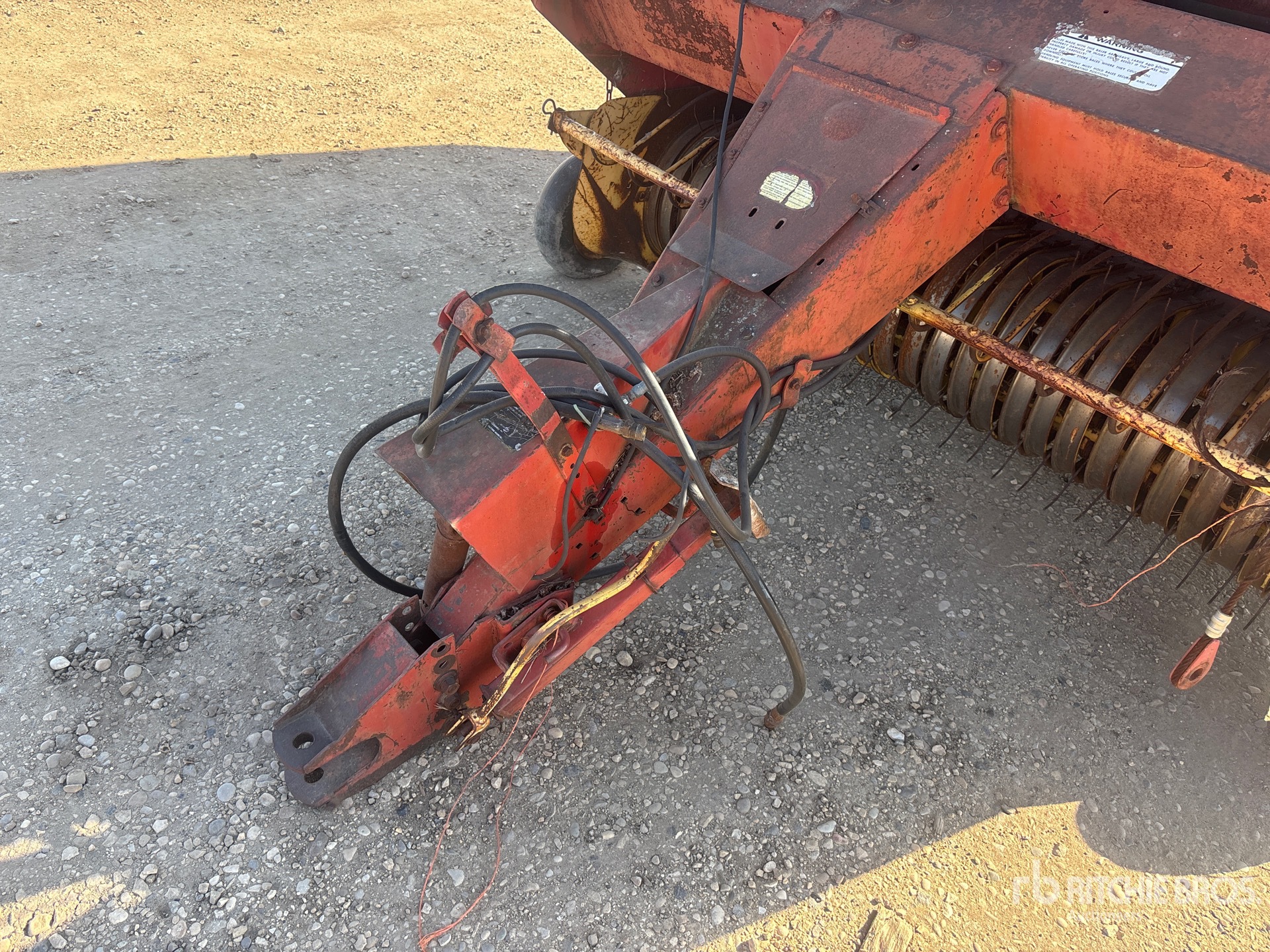 New Holland 855