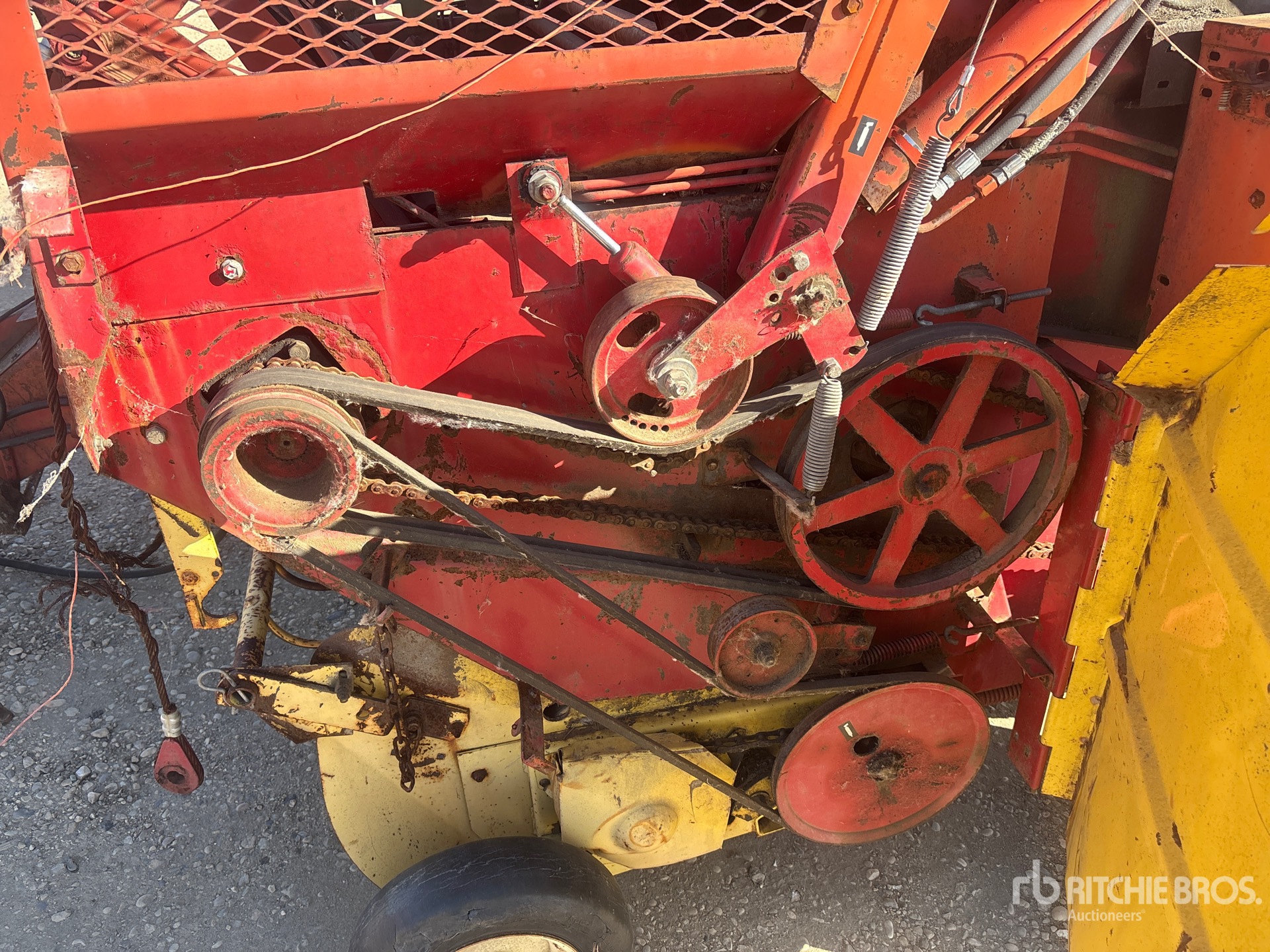 New Holland 855