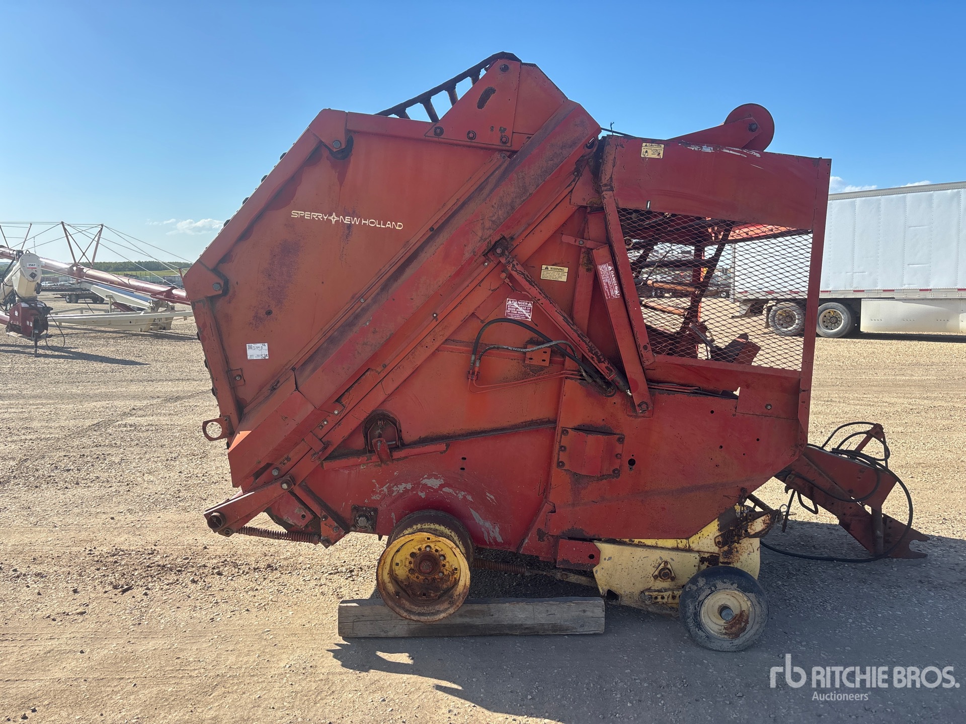 New Holland 855