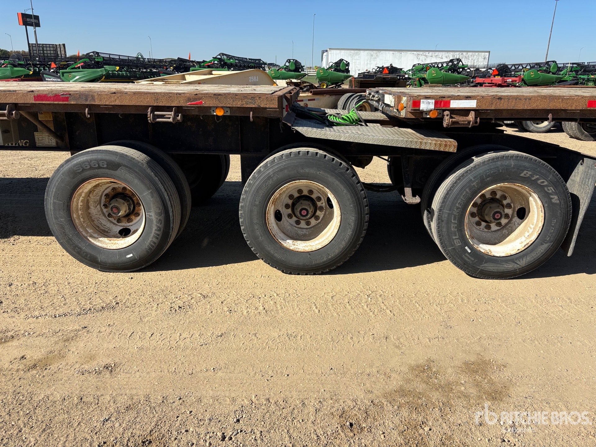 2007 Load King  32 FT SUPER B-TRAIN LEAD