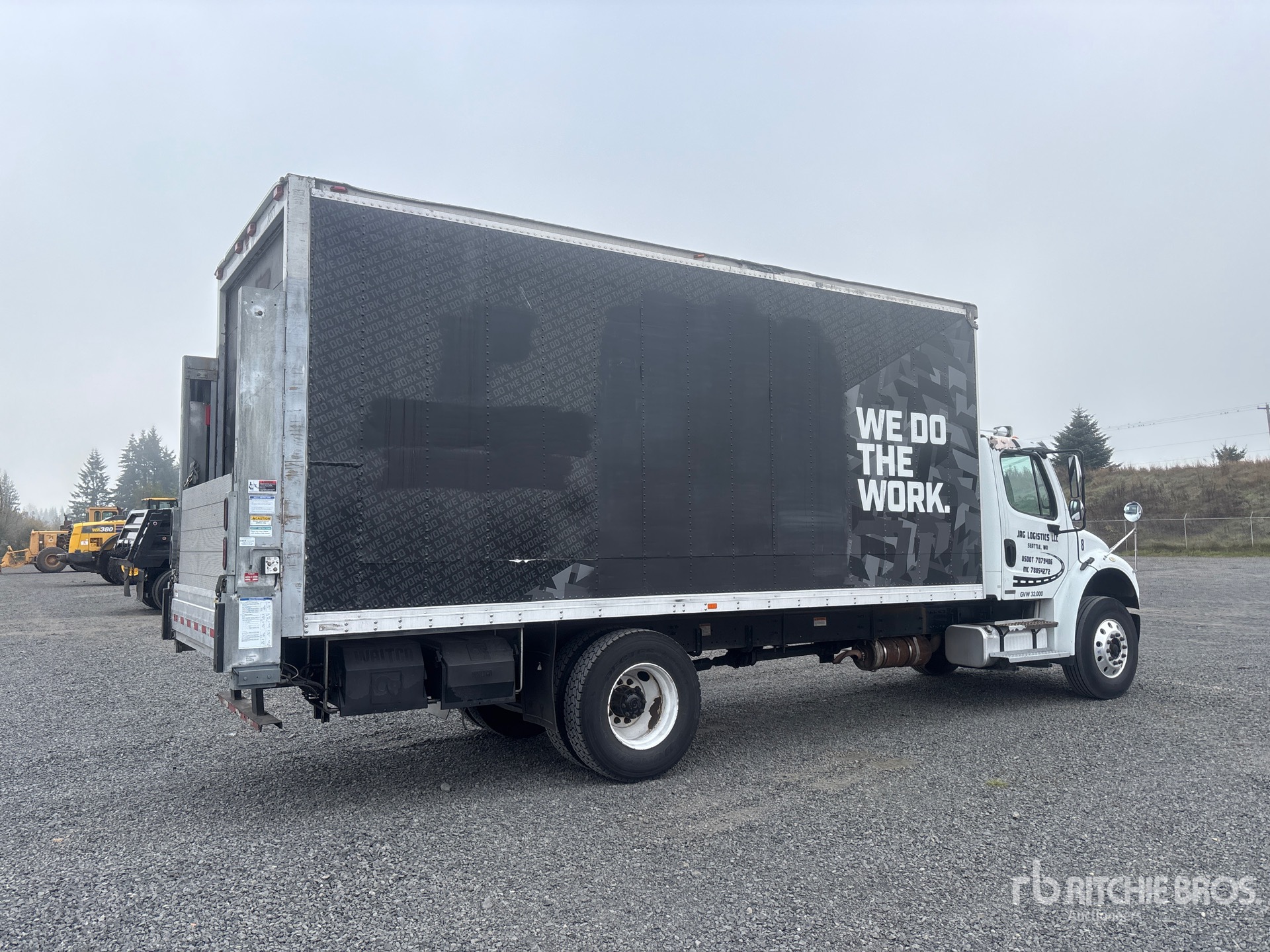 2010 Freightliner M2