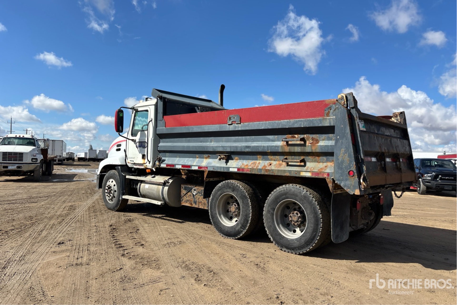 2007 Mack VISION