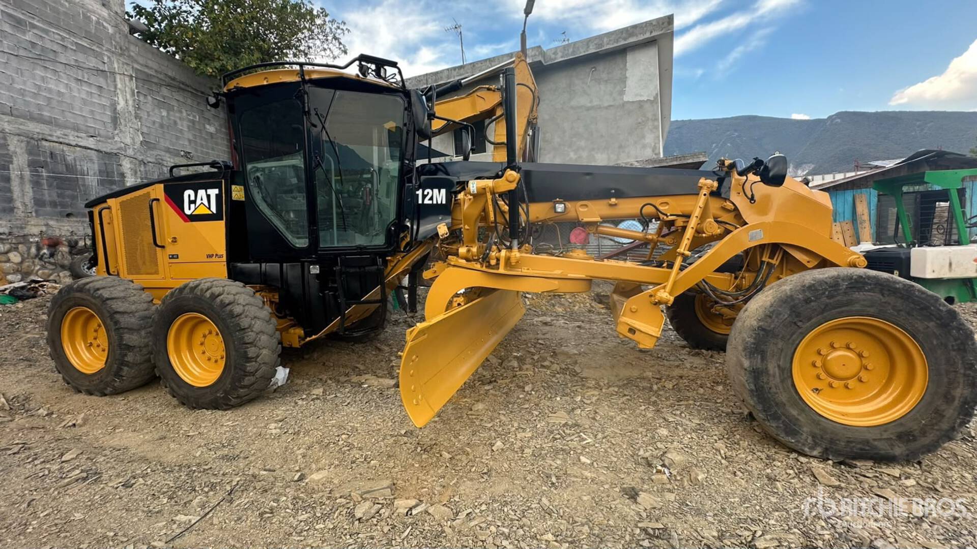 Photo of 2011 Caterpillar 12M