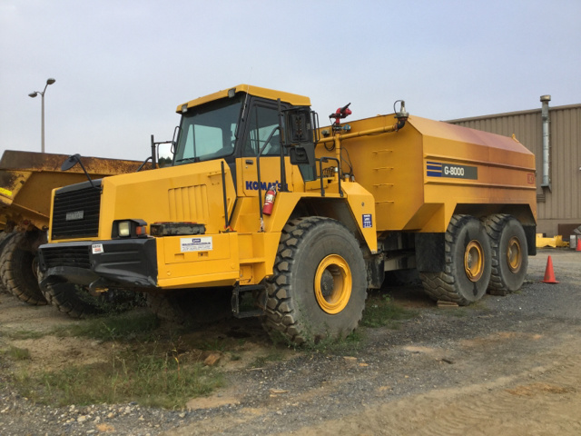 2005 Komatsu HM400-1 Water Wagon 2005 Komatsu HM400-1 Water Wagon