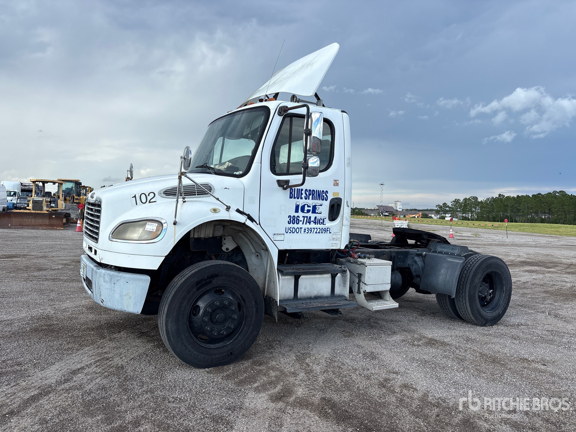 2008 Freightliner M2 106