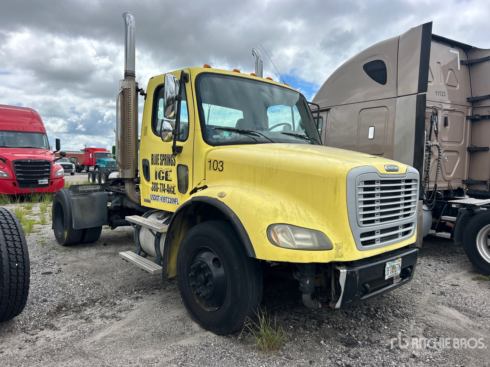 2006 Freightliner M2 112