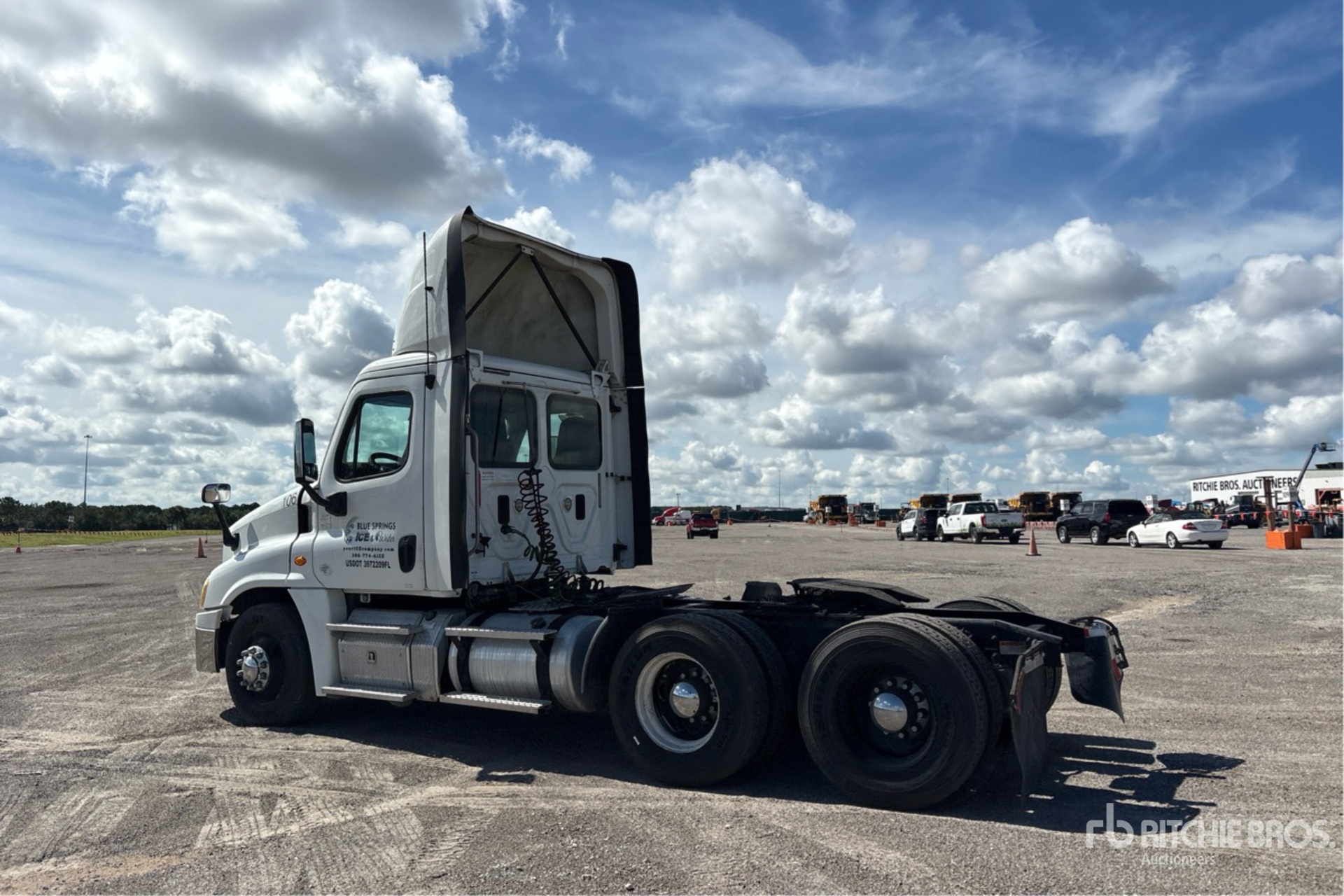 2016 Freightliner CASCADIA 125