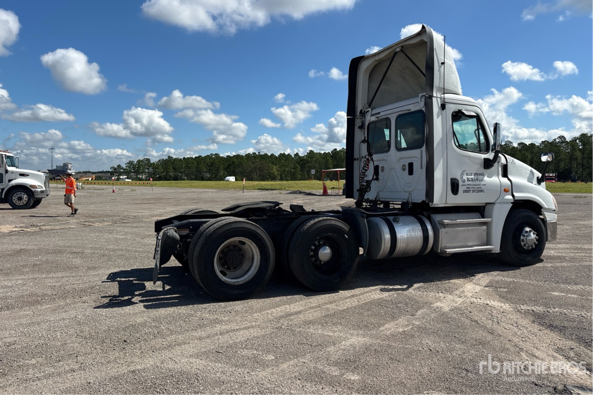 2016 Freightliner CASCADIA 125