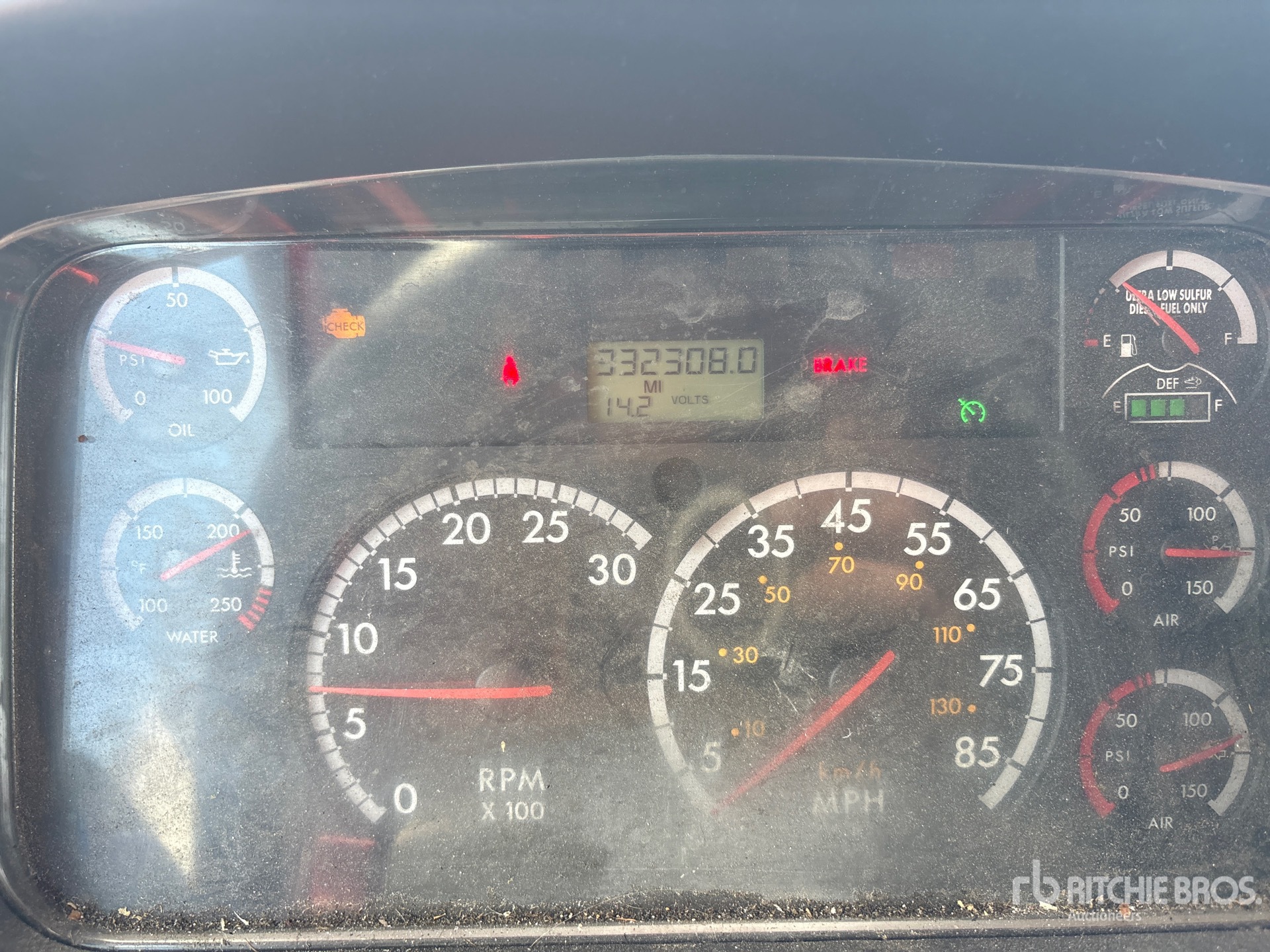 2013 Freightliner M2 106
