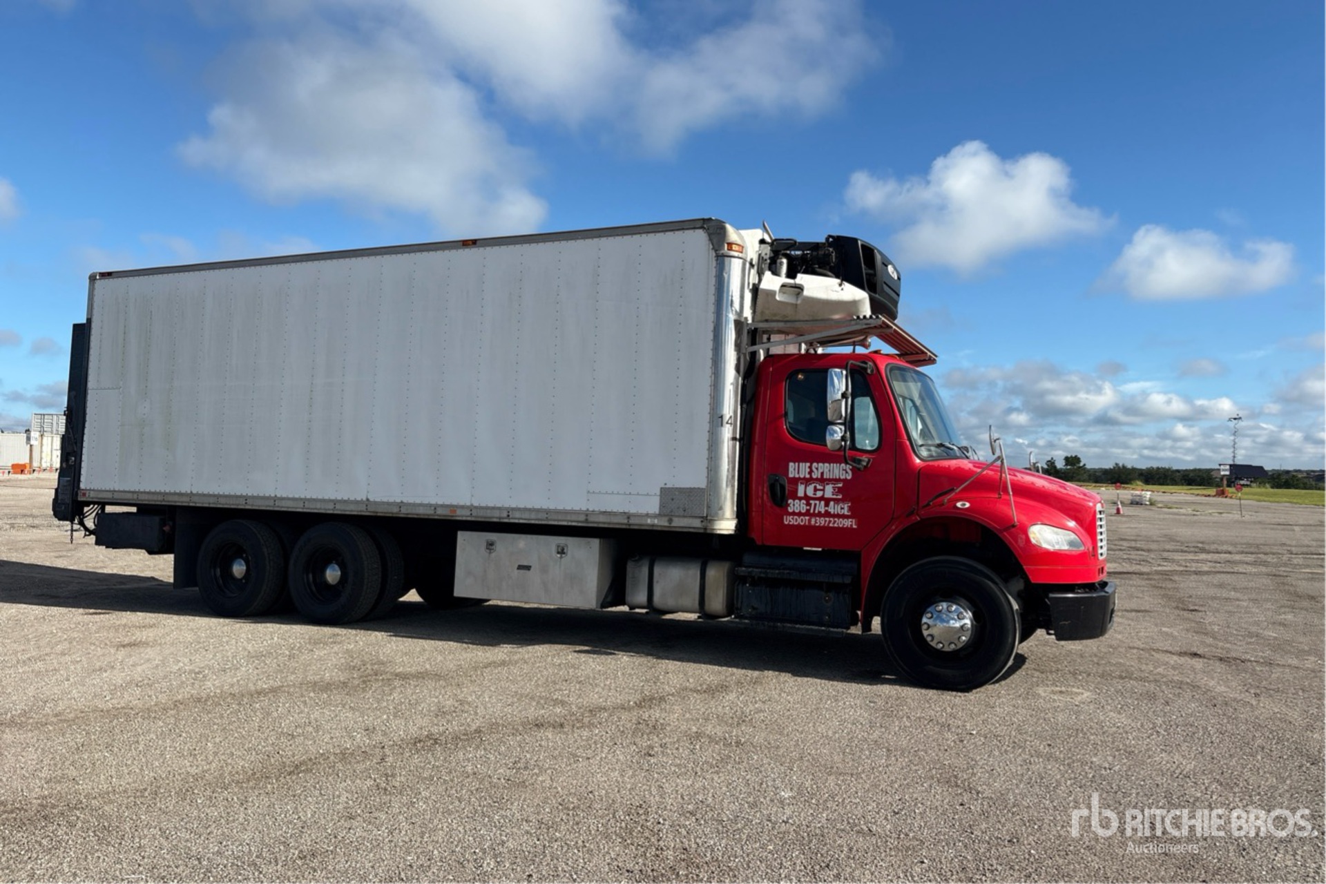 2014 Freightliner M2 106