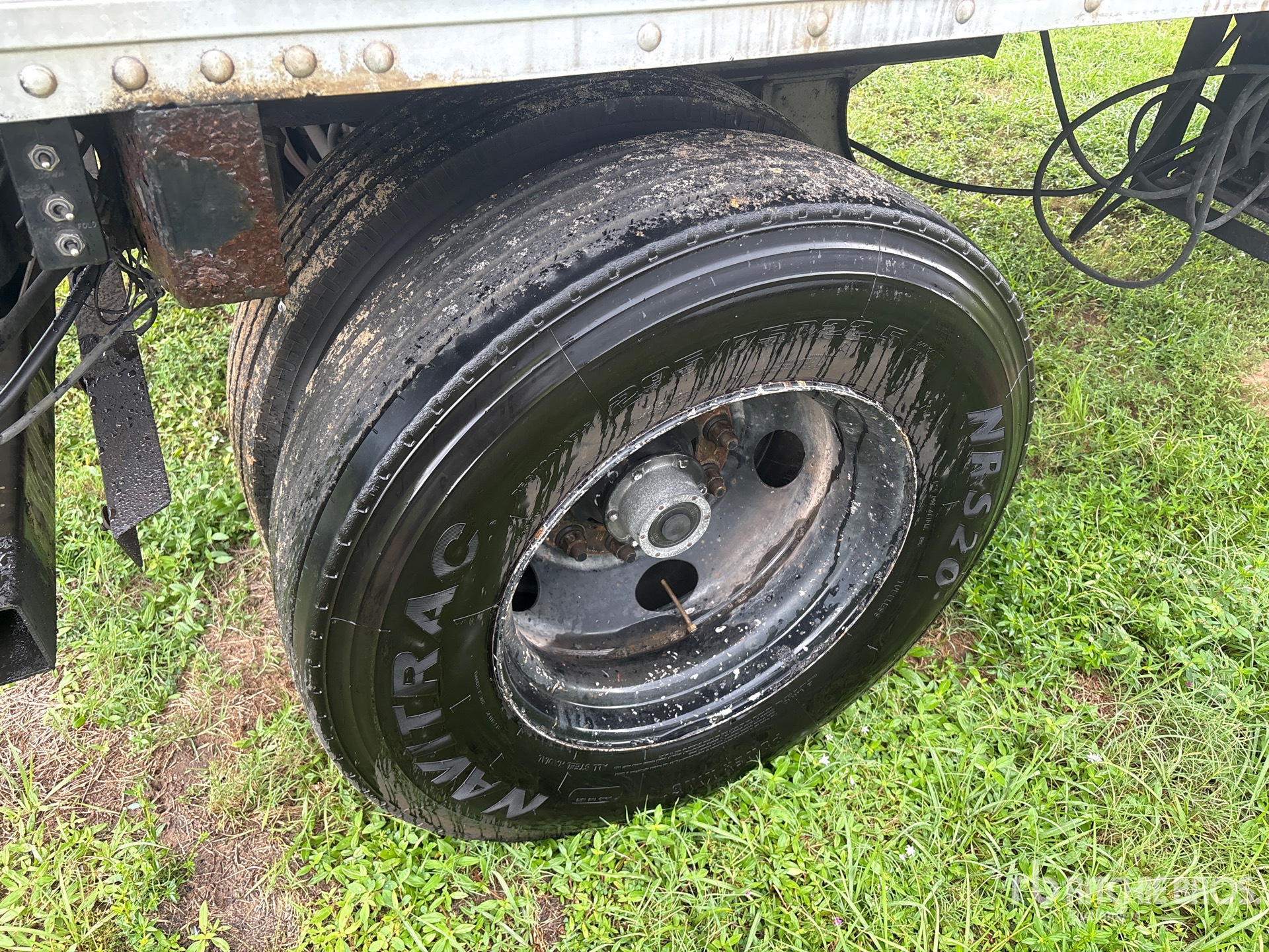 1995 Utility 3000R