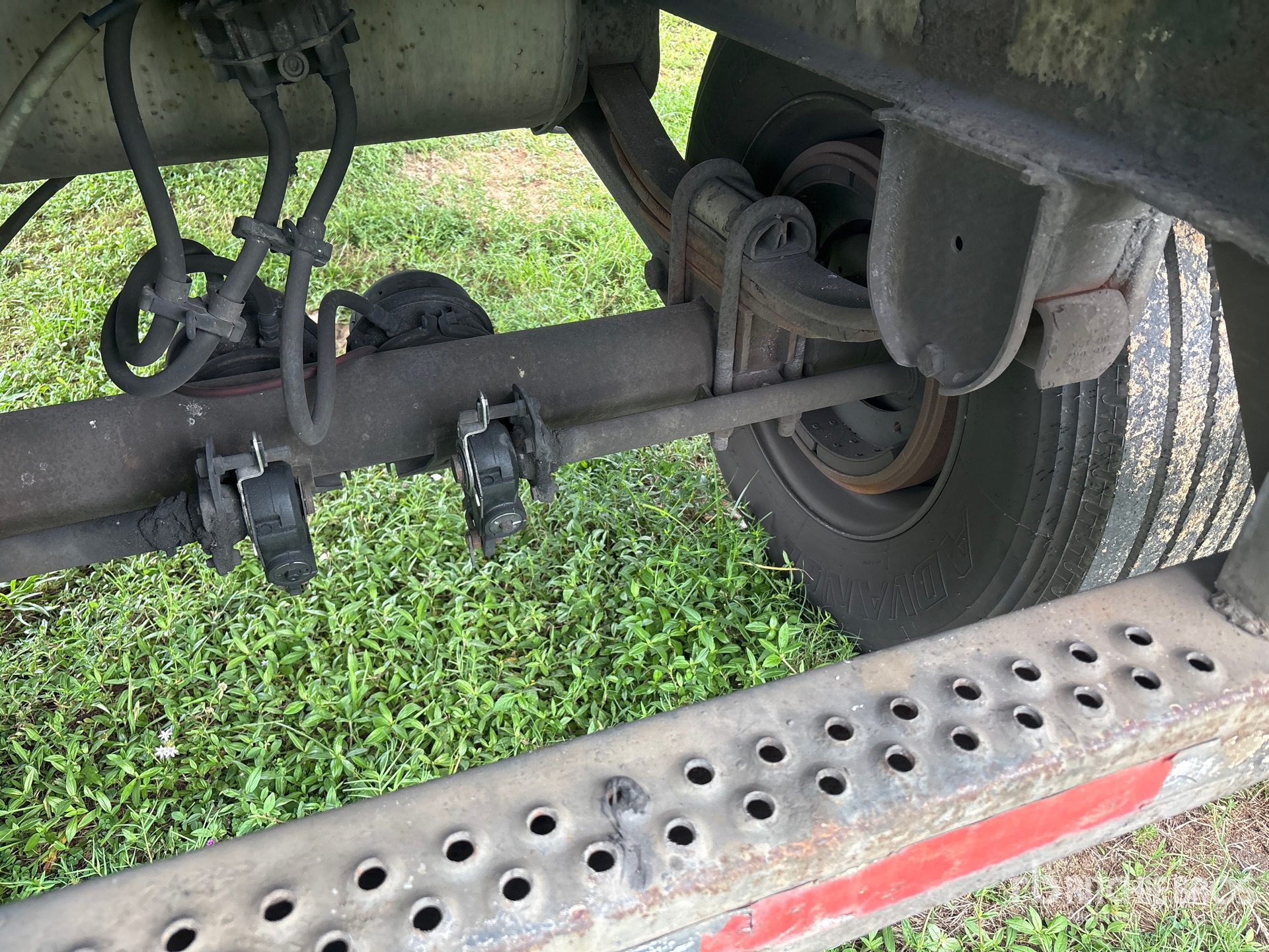 1995 Utility 3000R