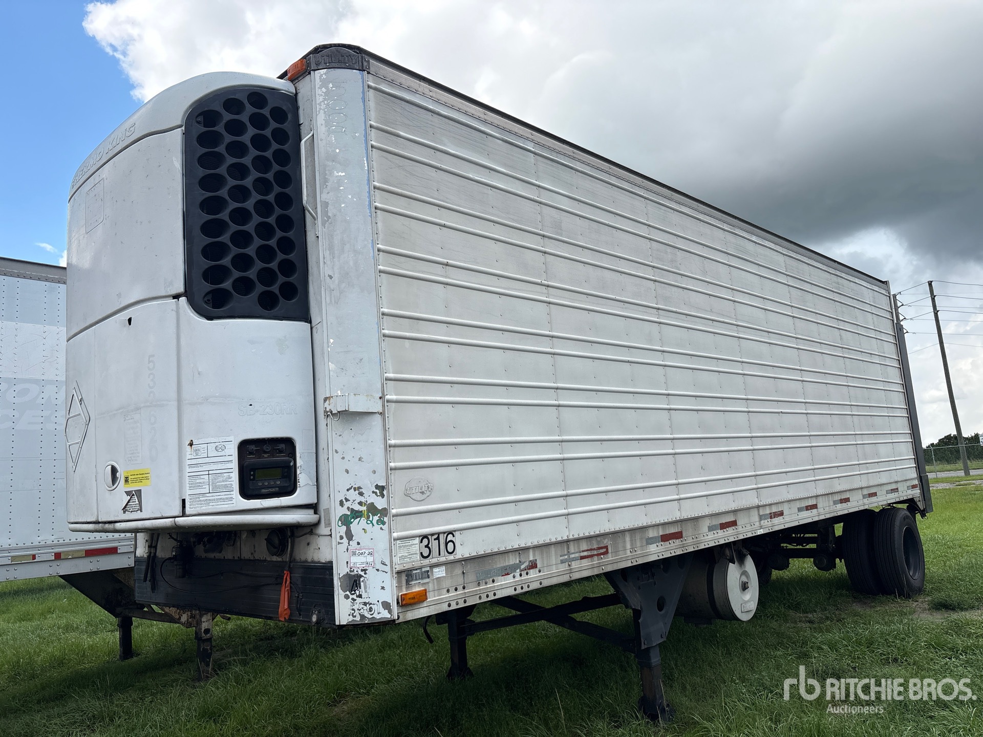 1995 Utility 3000R
