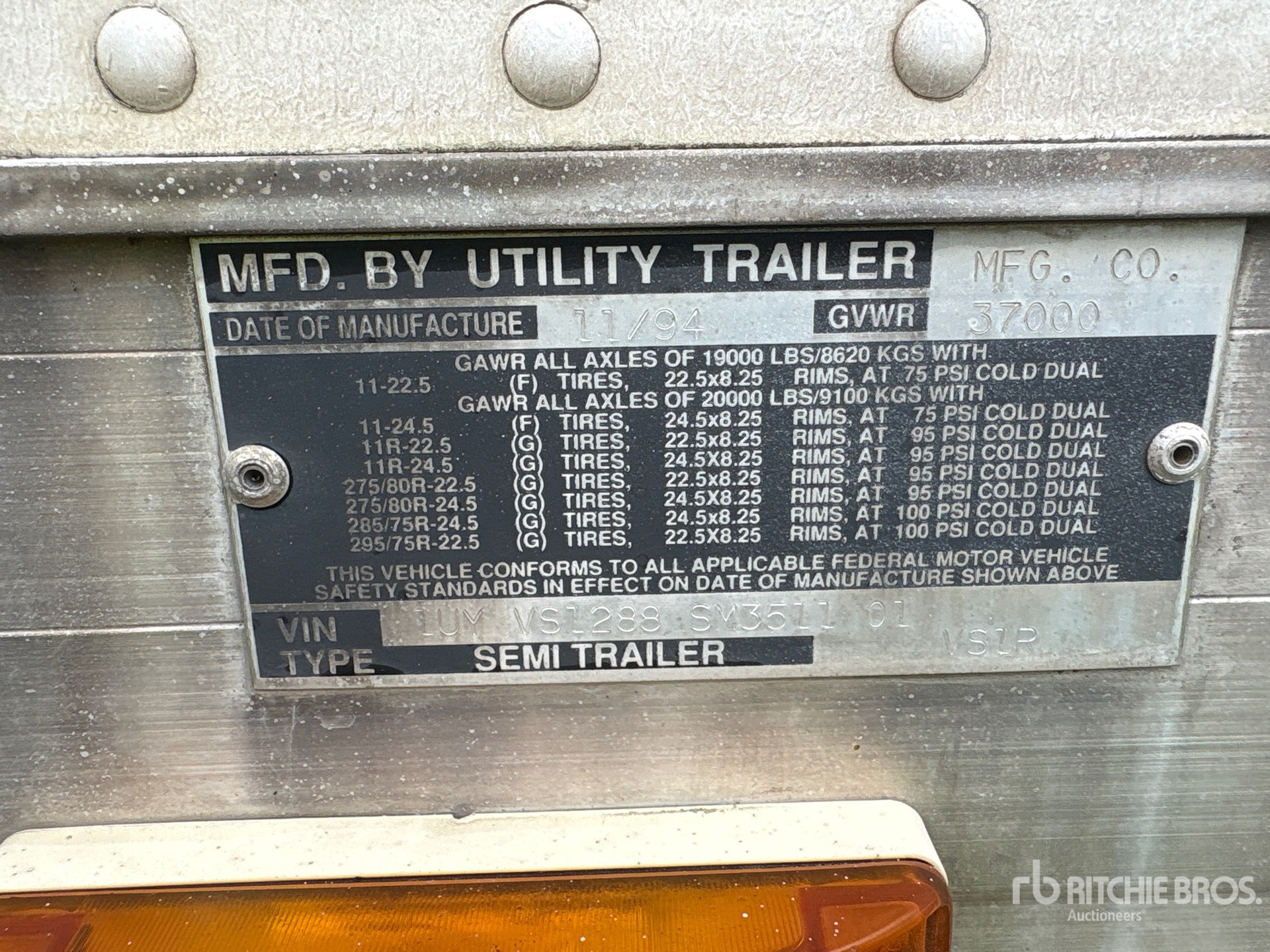 1995 Utility 3000R