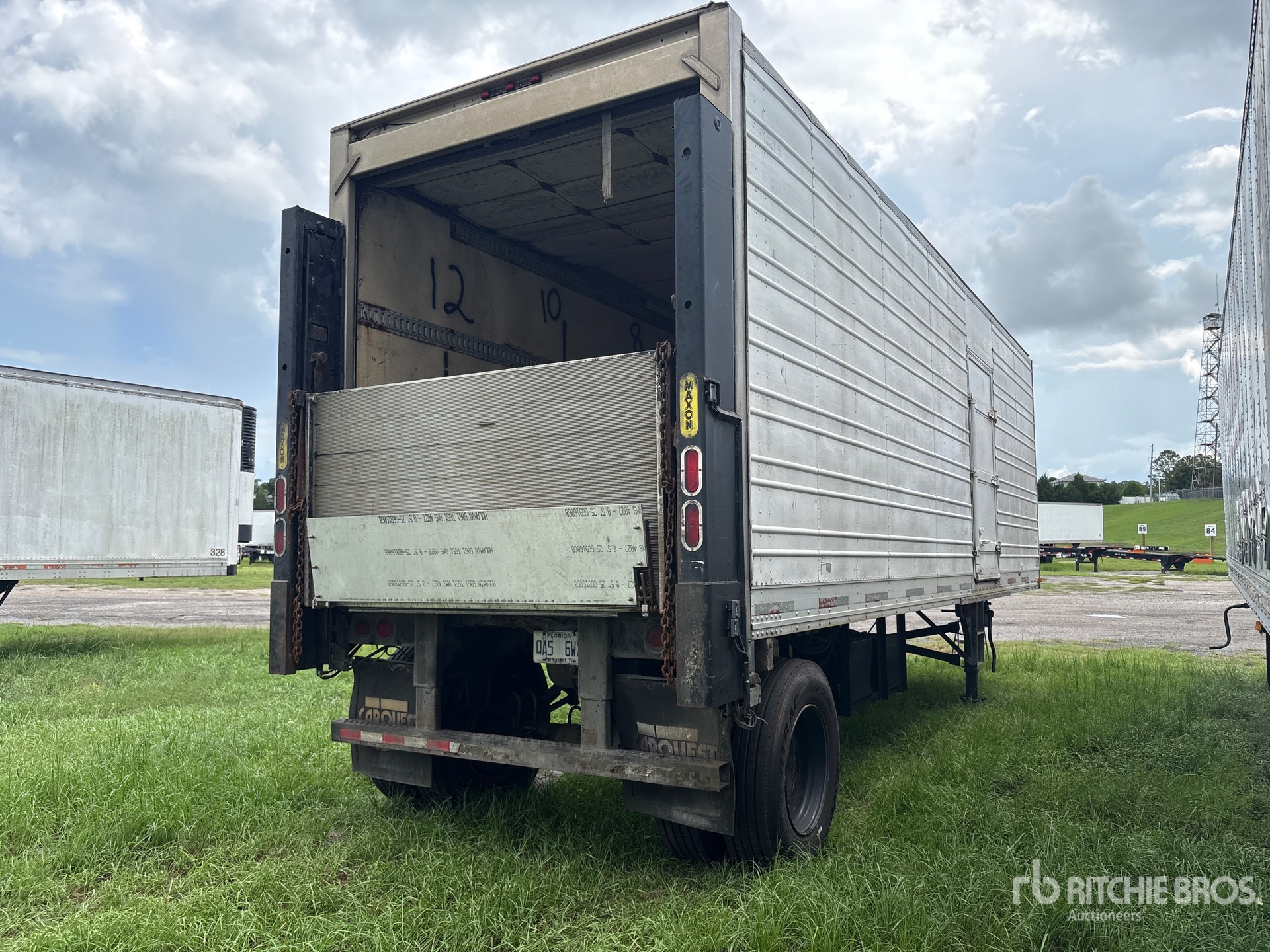 1995 Utility 3000R