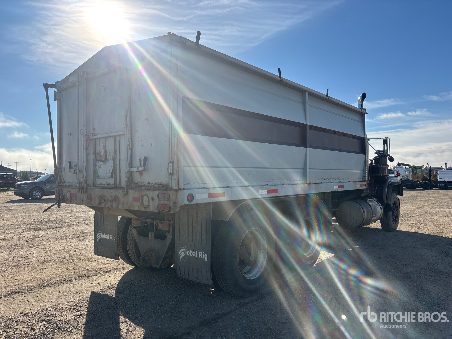1988 Mack ECONODYNE R688S