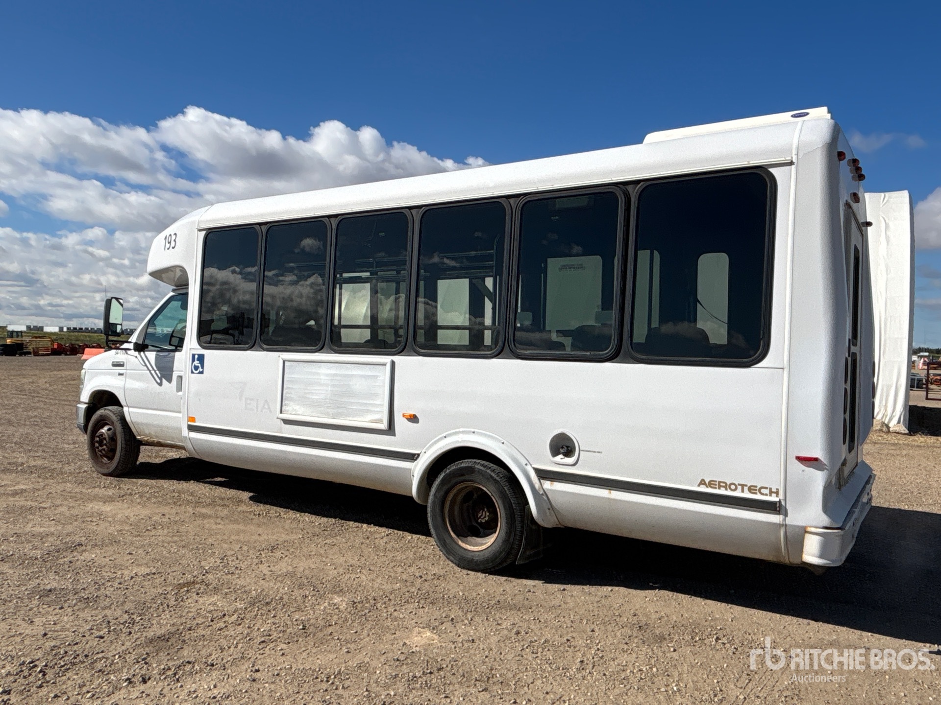 2011 Ford E-450