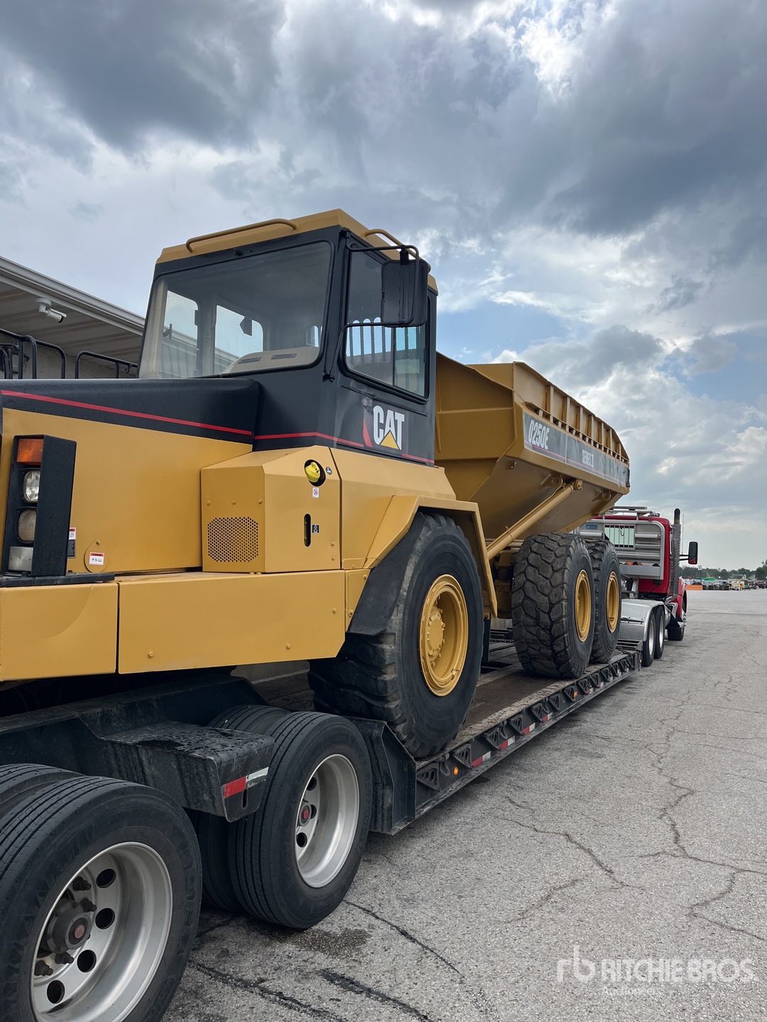 Photo of 1997 Caterpillar D250E