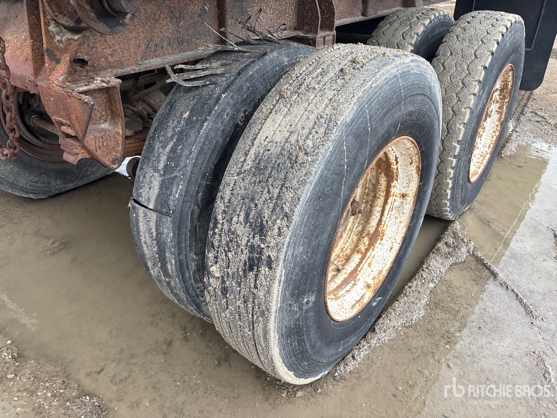1980 Arnes 23 FT T/A (INOPERABLE)