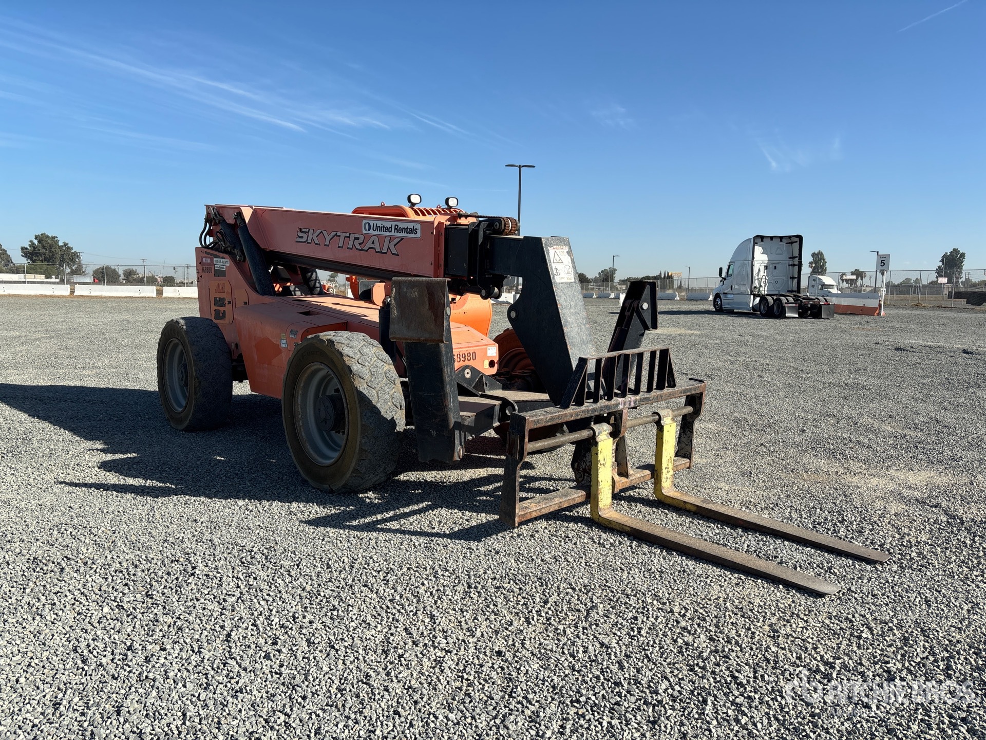 2016 Skytrak 10042