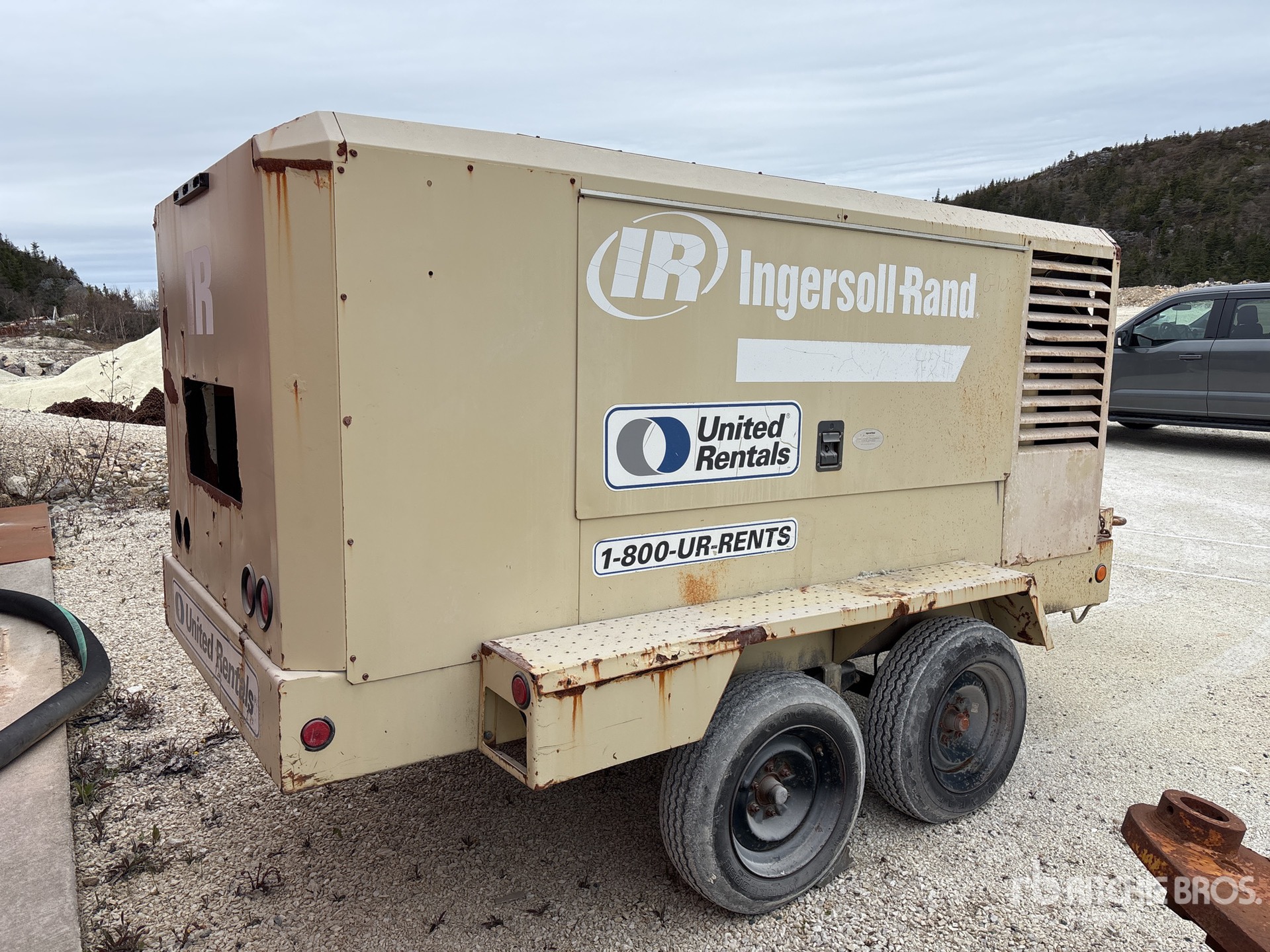 2001 Ingersoll Rand XP-825WCU