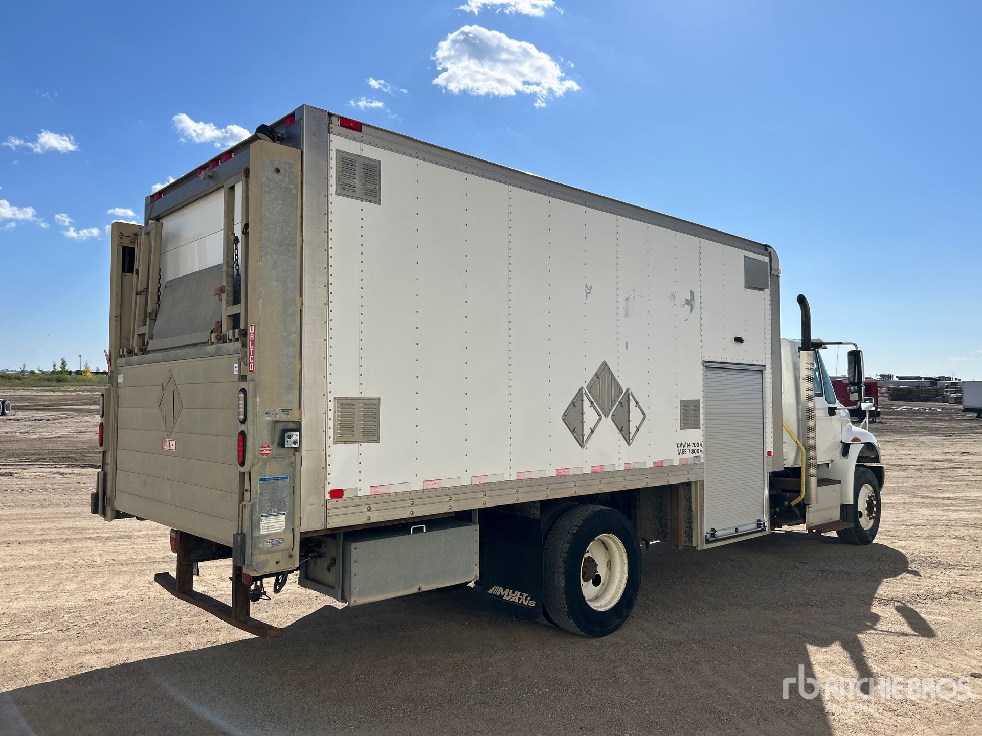 2015 International 4300 SBA