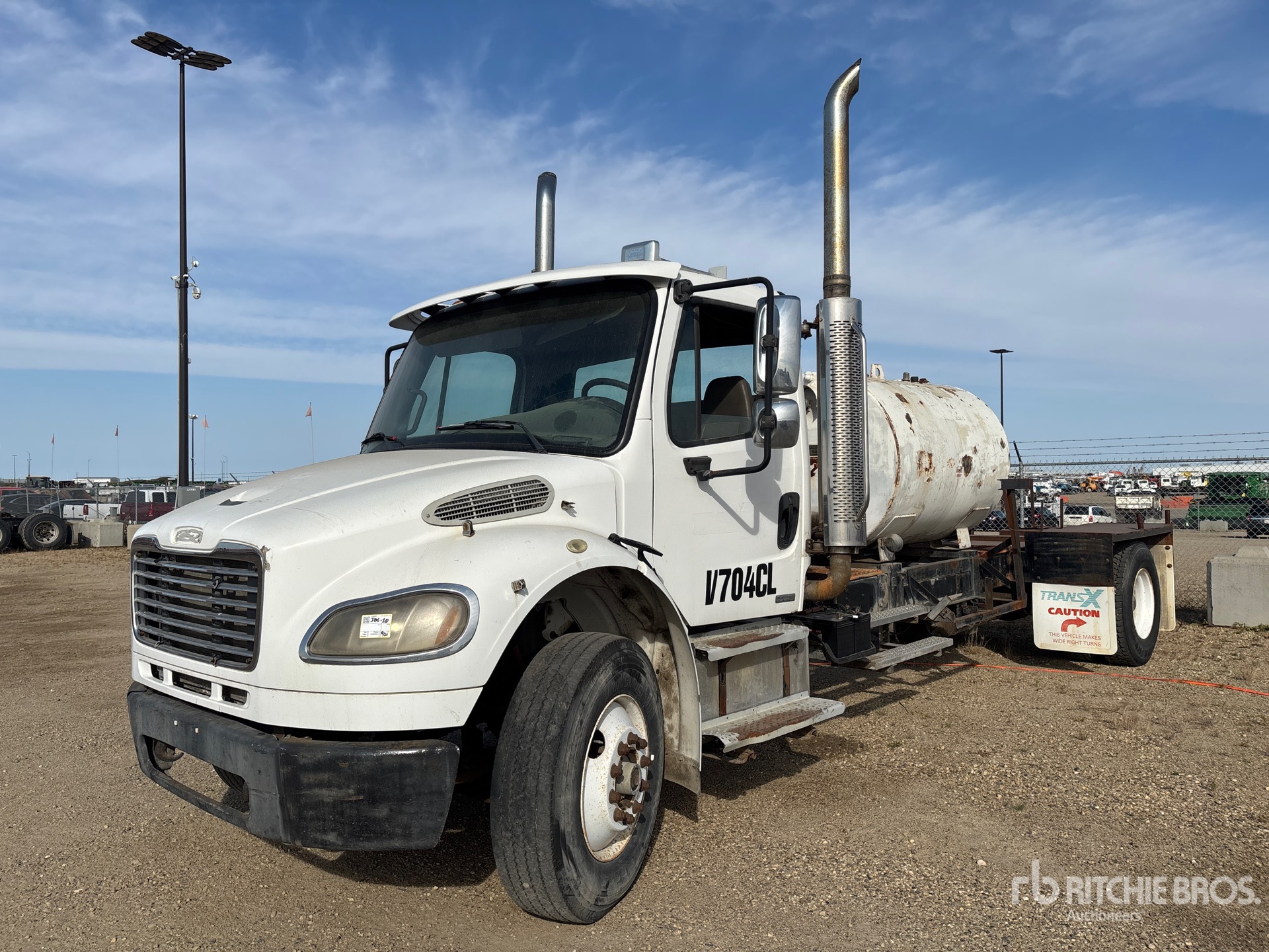 2005 Freightliner M2 106
