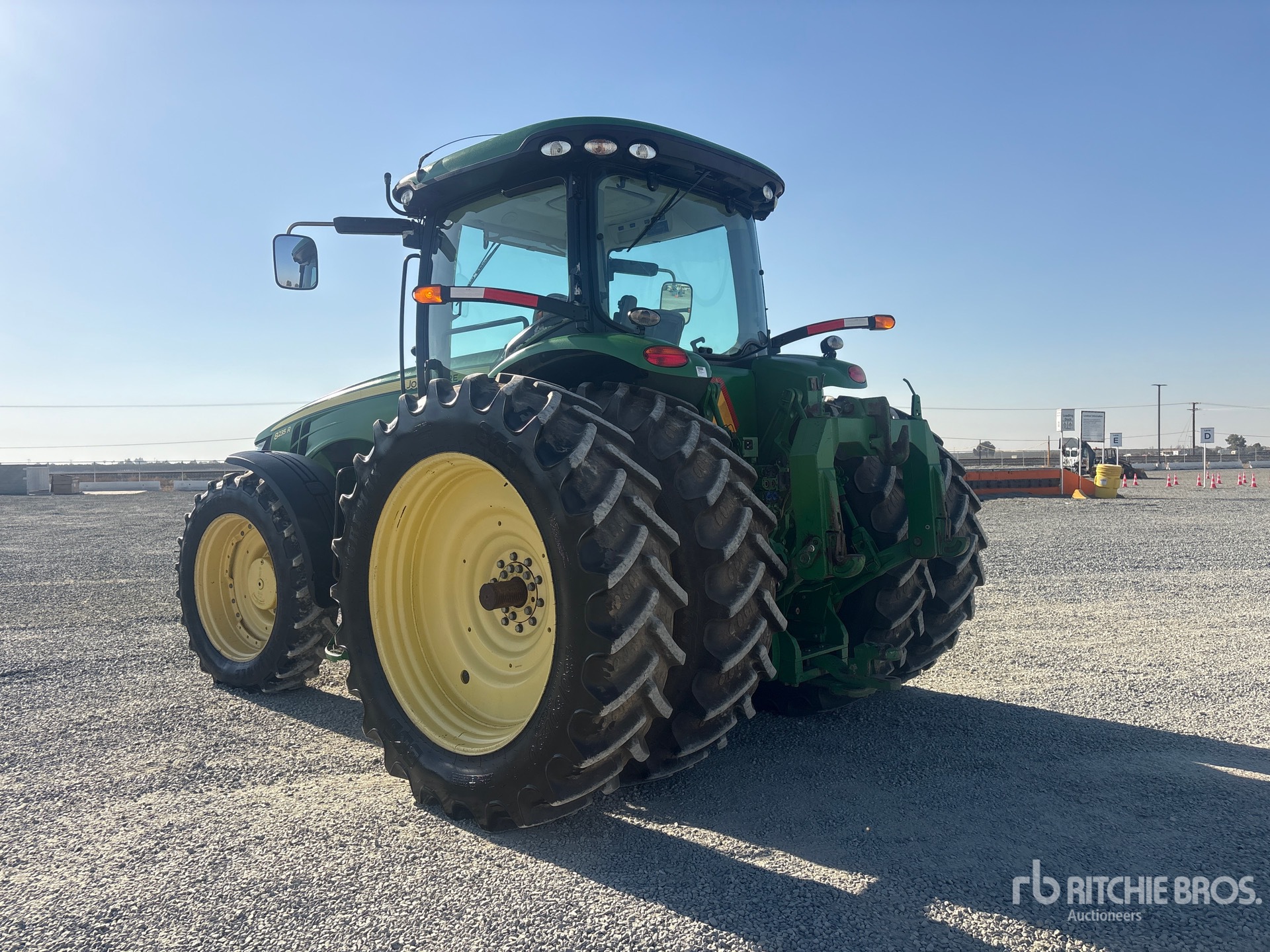 2012 John Deere 8235R