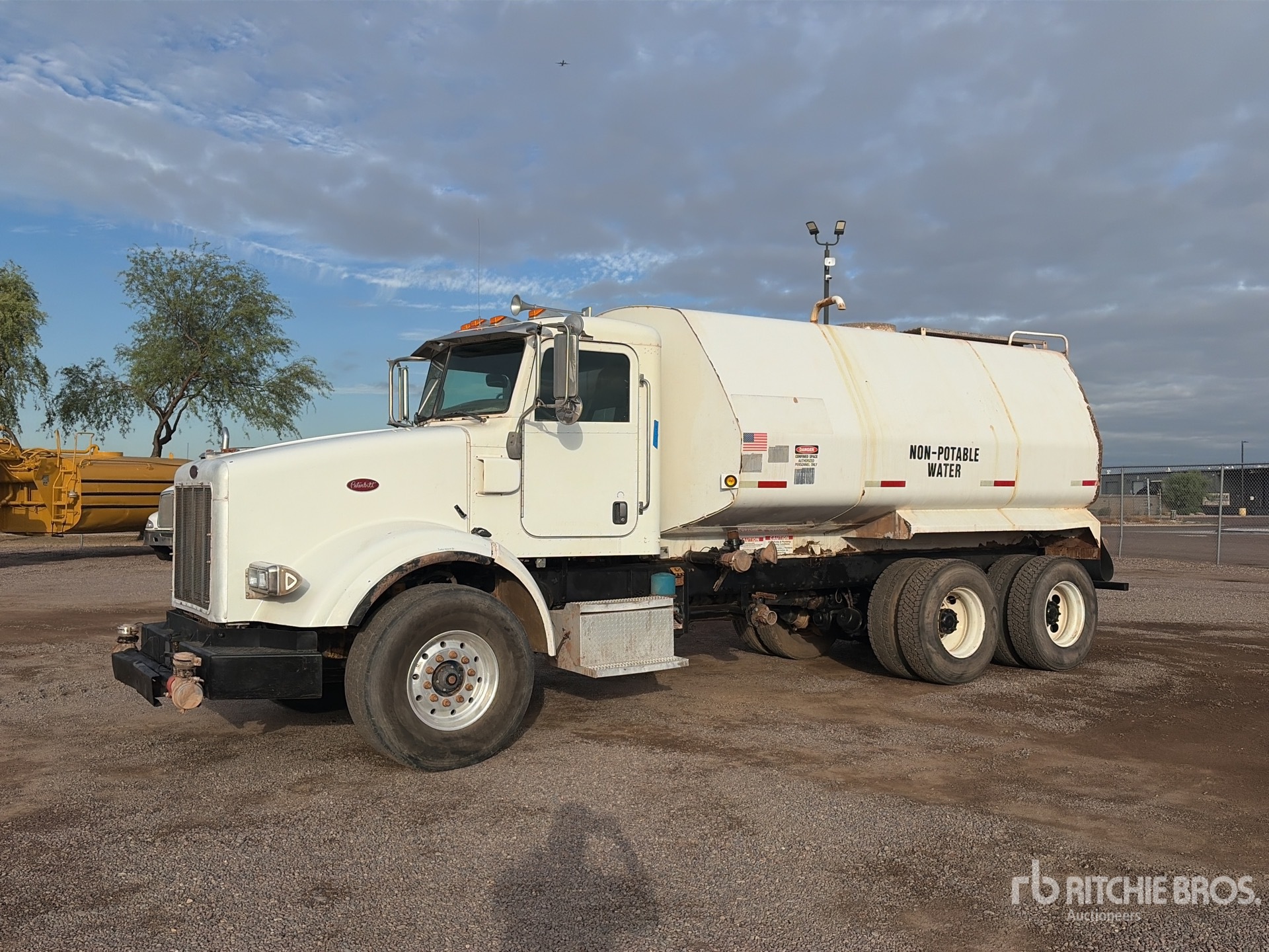 Photo of 2007 Peterbilt 357