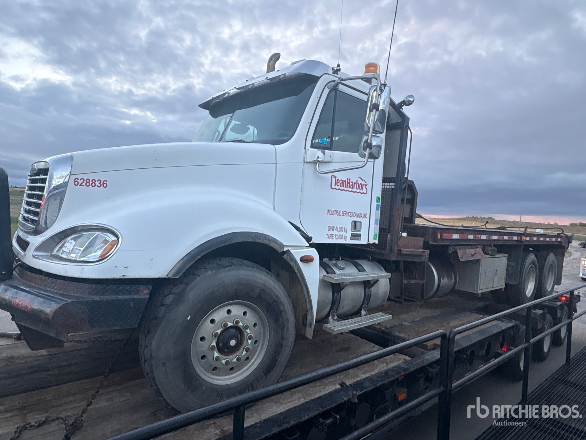 2005 Freightliner Columbia 120