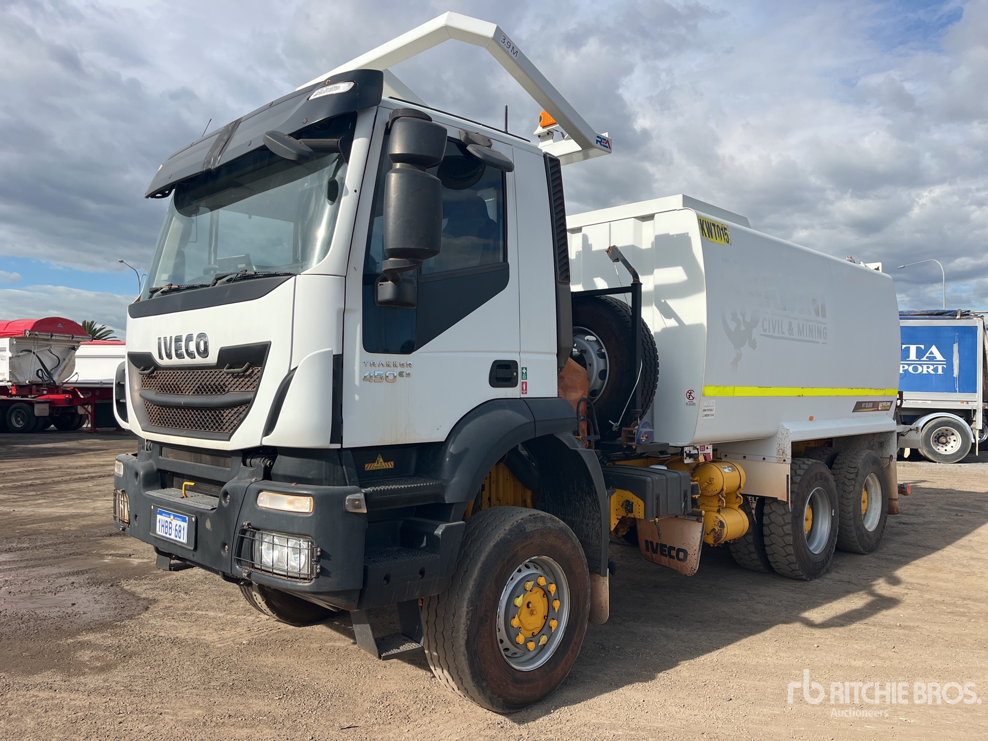 2020 Iveco TRAKKER AD450