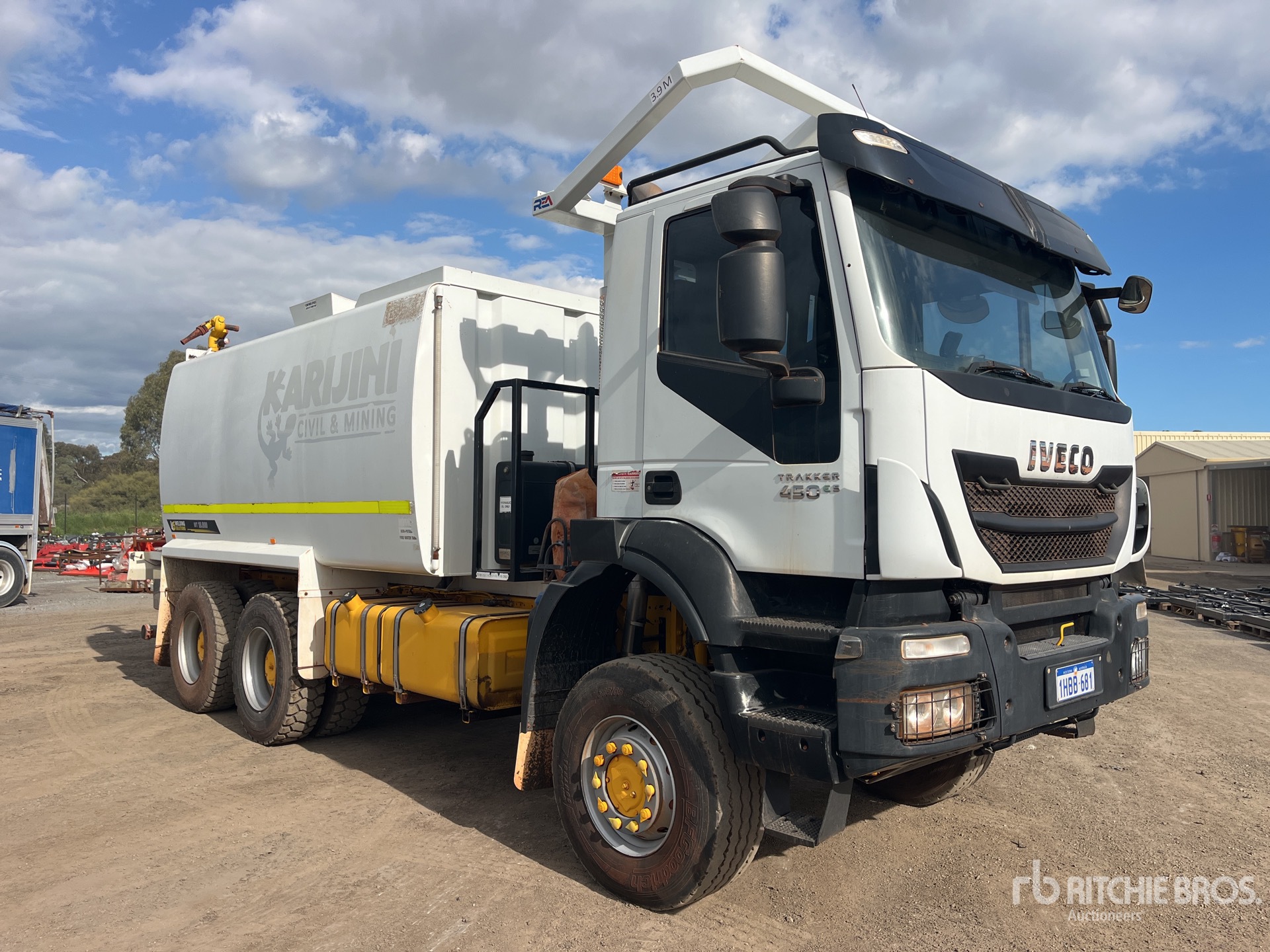 Photo of 2020 Iveco TRAKKER AD450