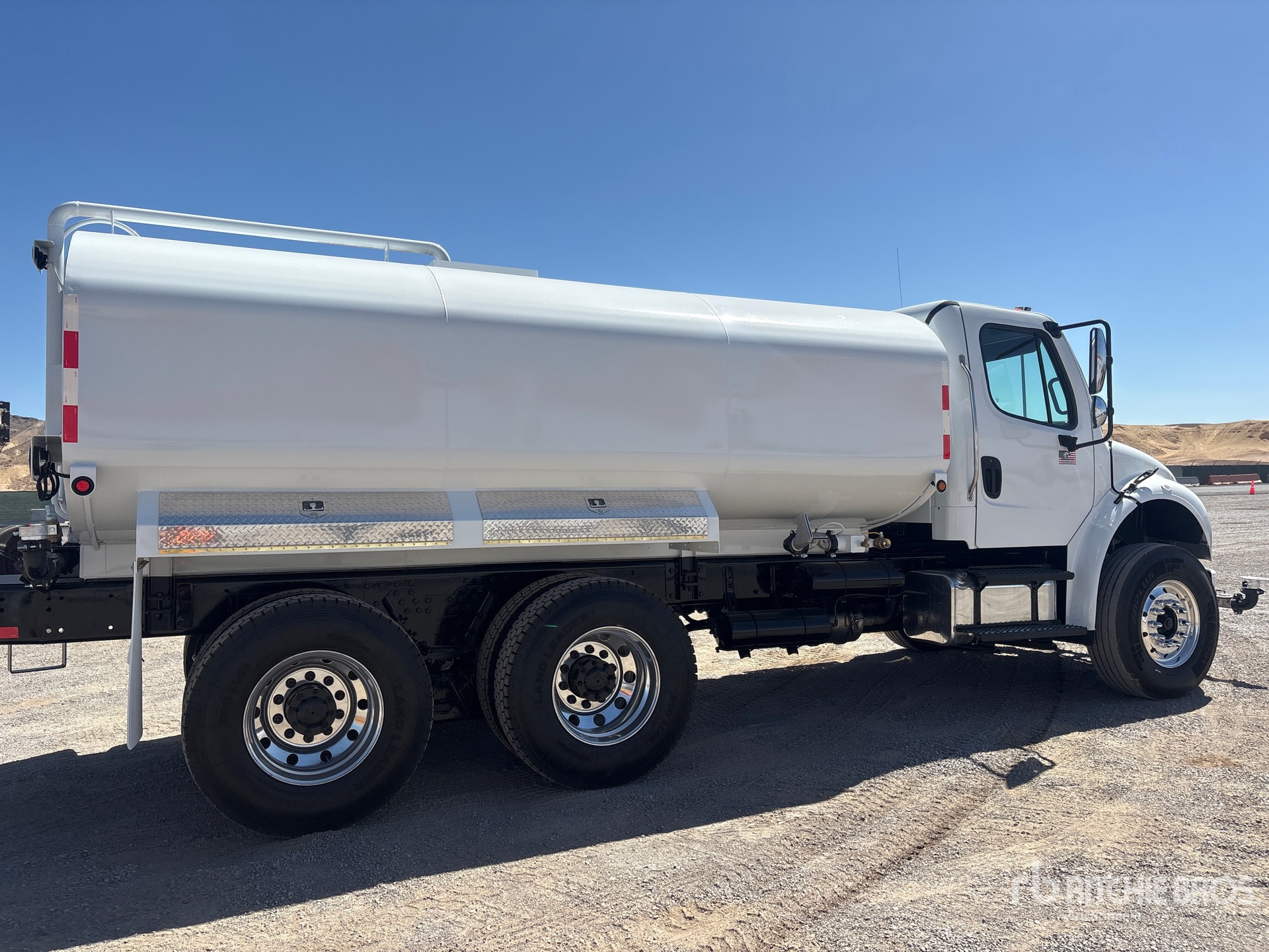 2021 Freightliner M2 106