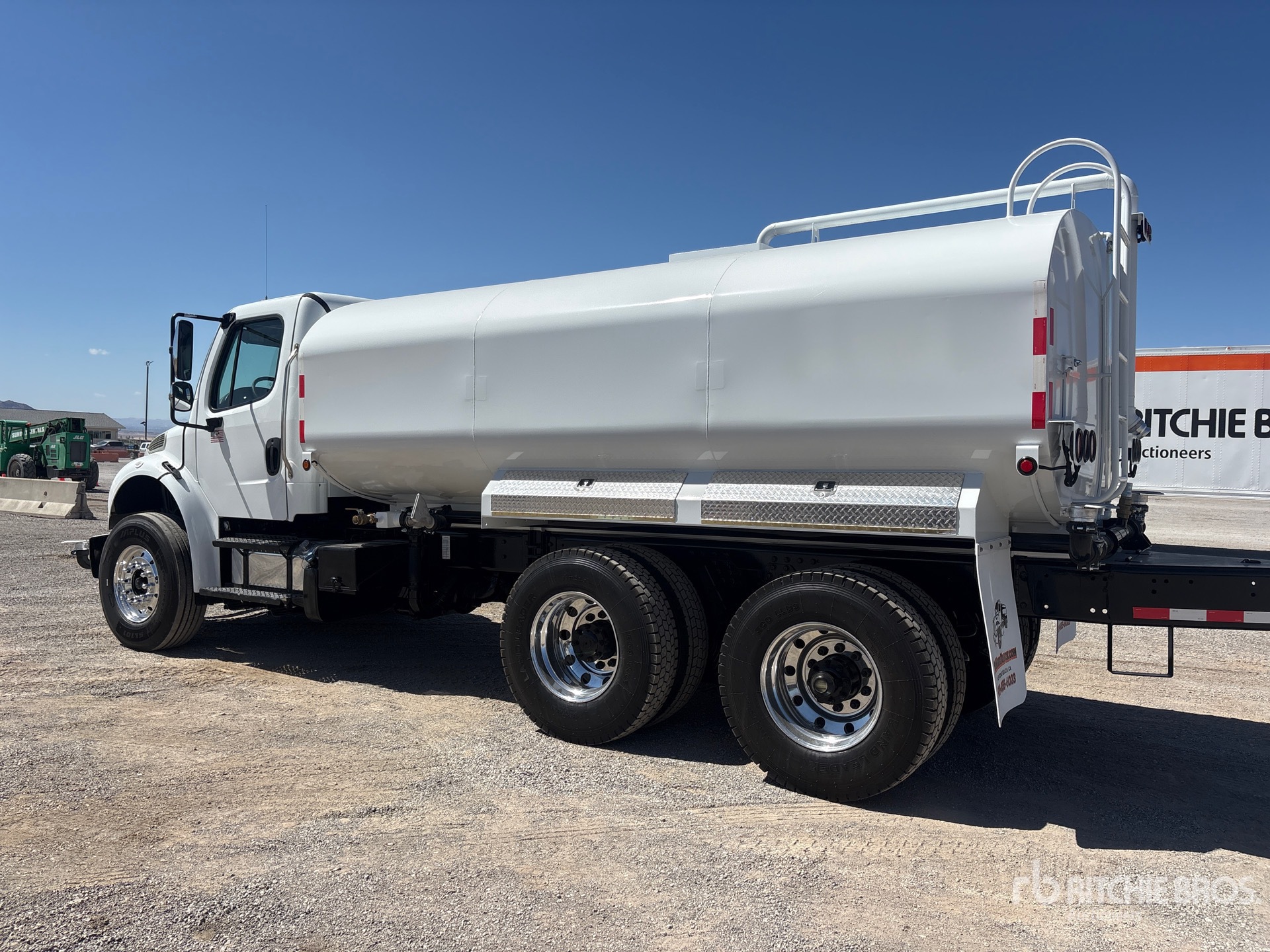 2021 Freightliner M2 106