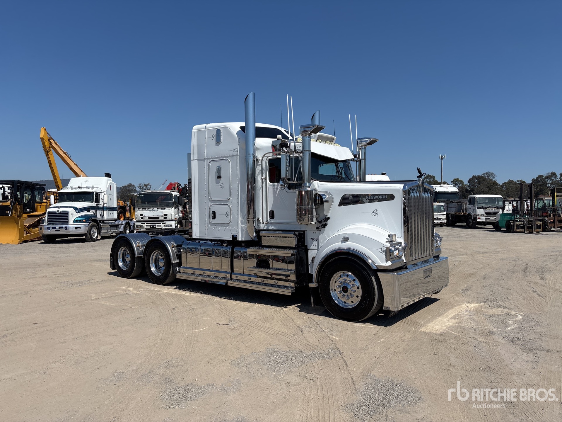 2023 Kenworth T909